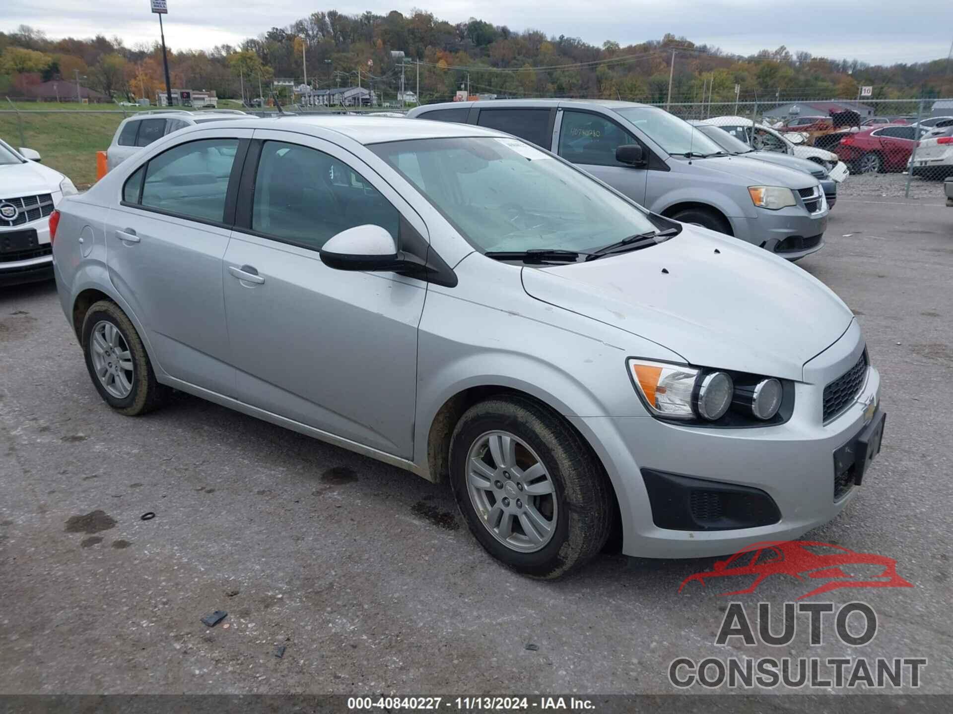 CHEVROLET SONIC 2012 - 1G1JA5SH7C4190936