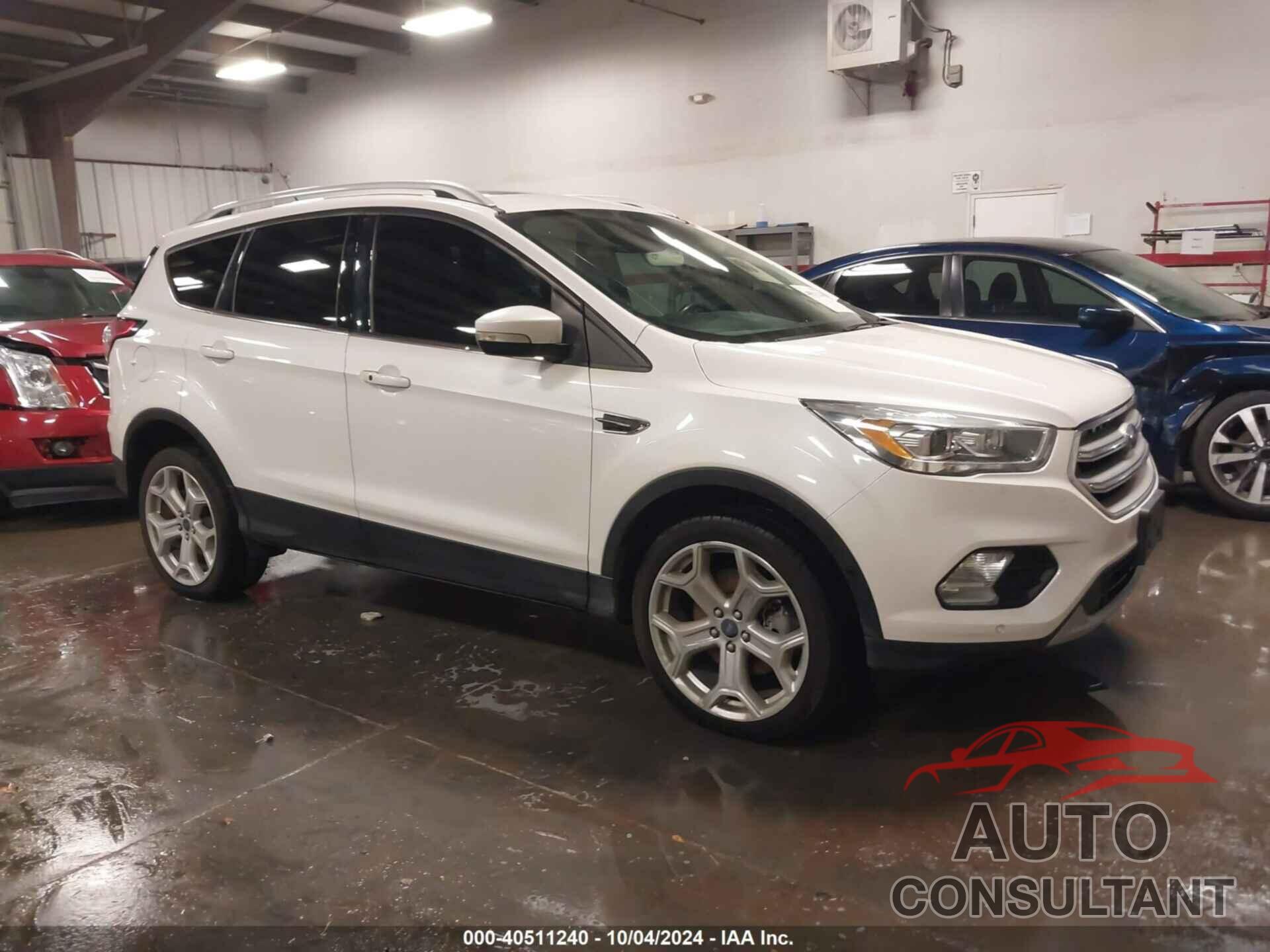 FORD ESCAPE 2018 - 1FMCU9J96JUB60599