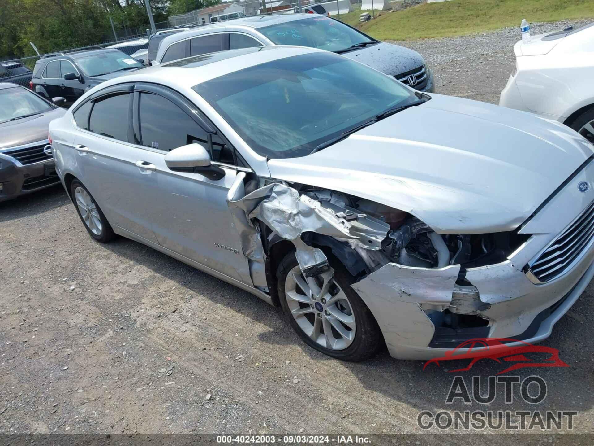 FORD FUSION HYBRID 2019 - 3FA6P0LU2KR120413