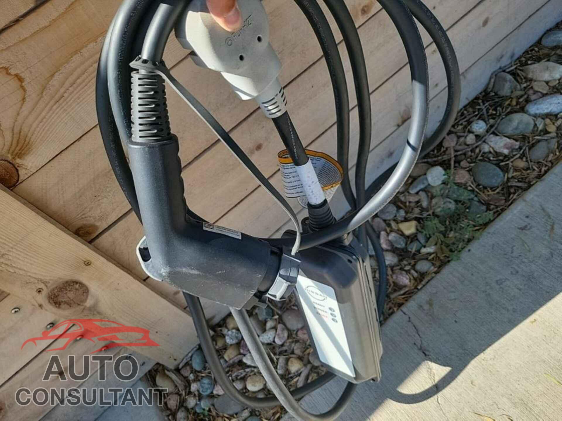 NISSAN LEAF 2023 - 1N4AZ1BV9PC550739