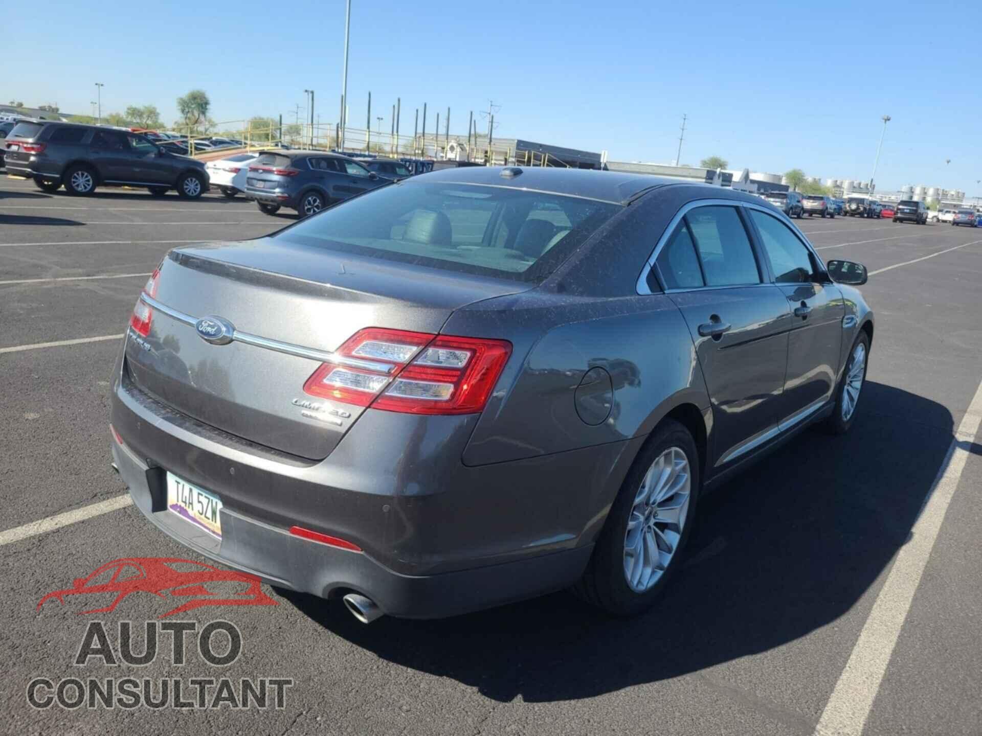FORD TAURUS 2018 - 1FAHP2F8XJG124024
