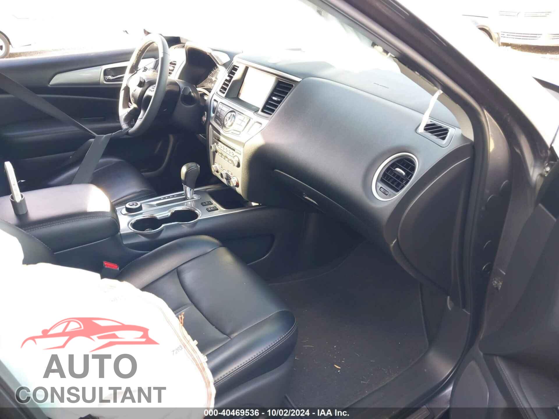 NISSAN PATHFINDER 2017 - 5N1DR2MM5HC687594