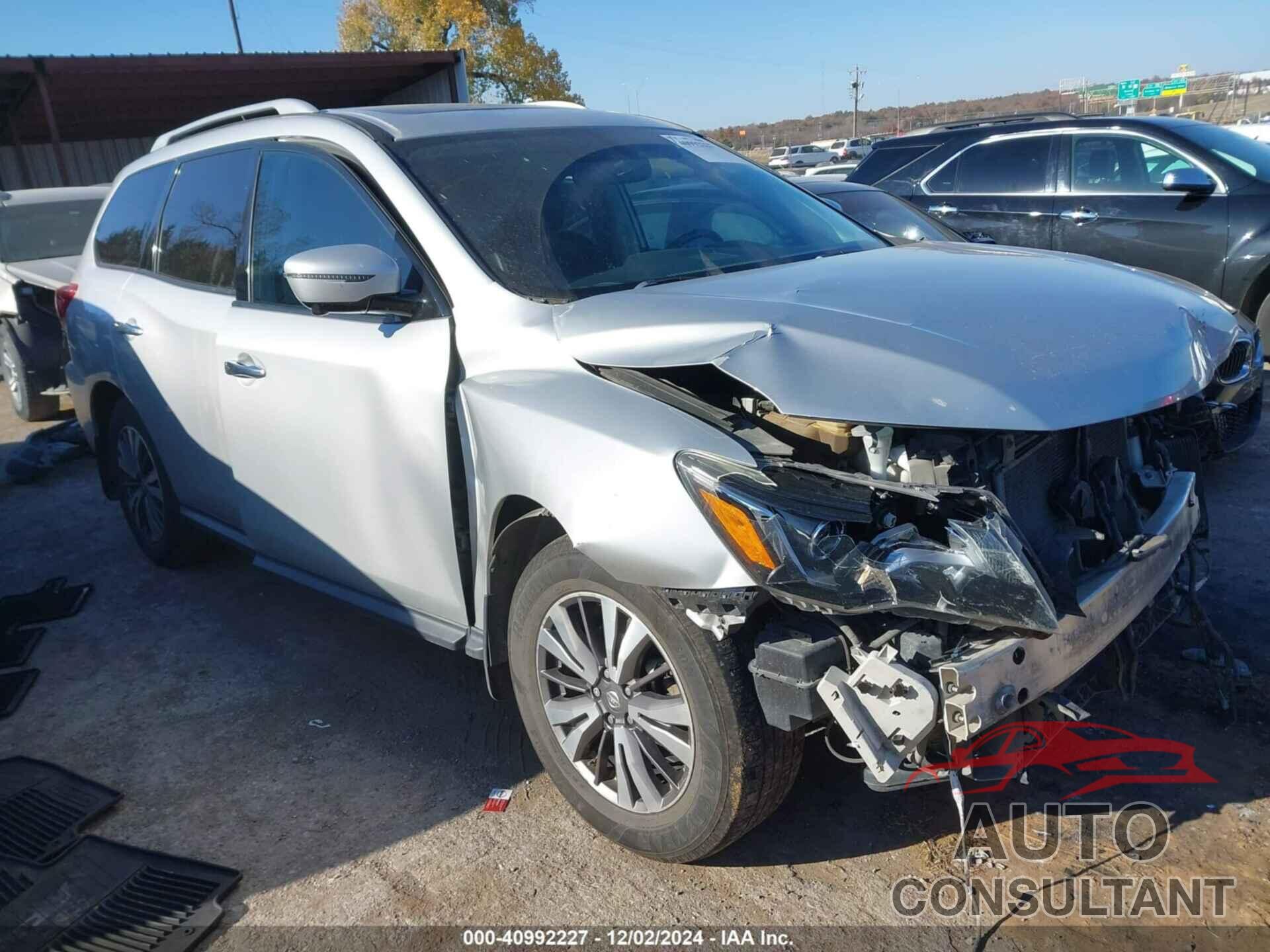 NISSAN PATHFINDER 2017 - 5N1DR2MM8HC643461
