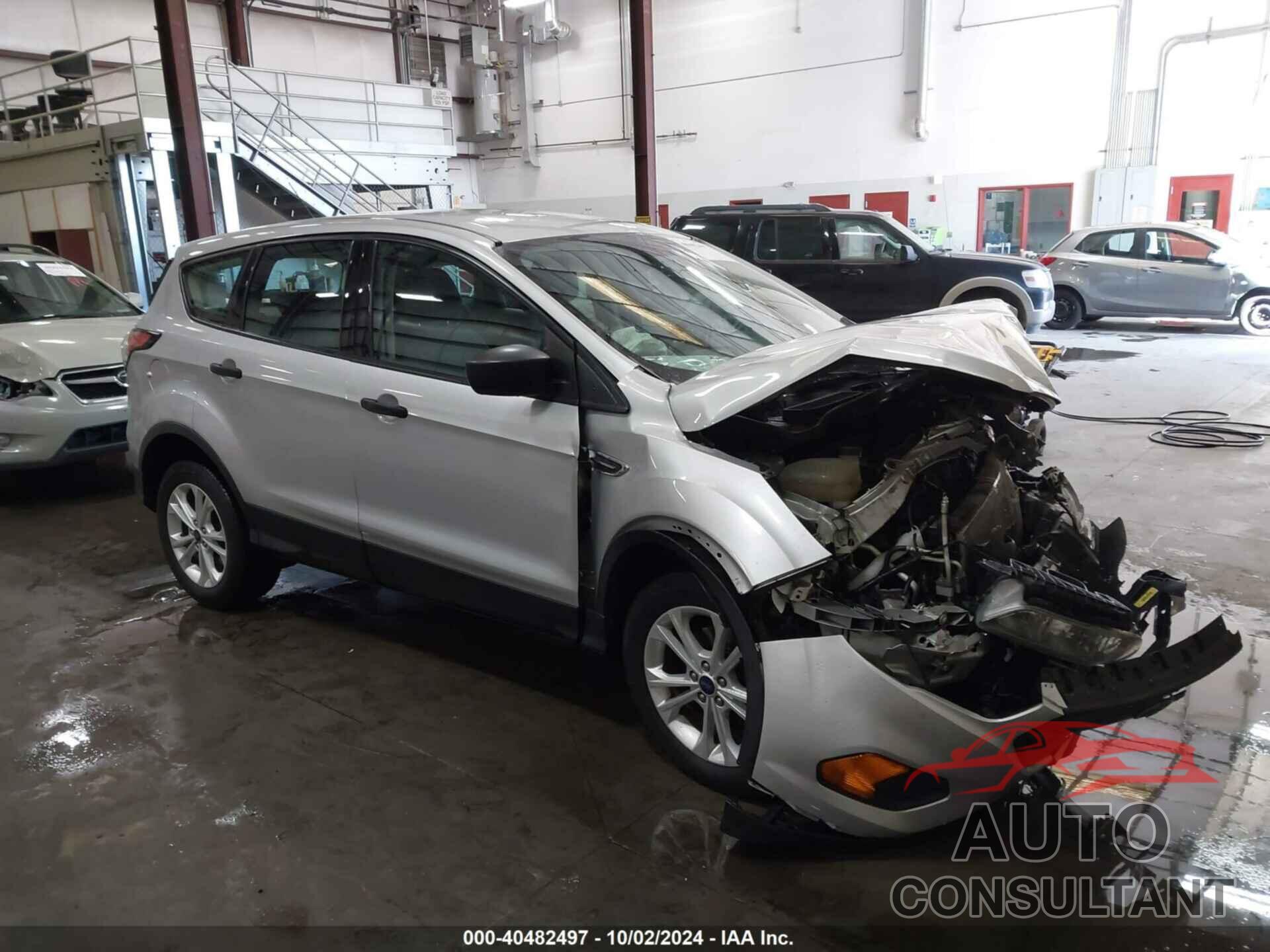 FORD ESCAPE 2017 - 1FMCU0F72HUD87396