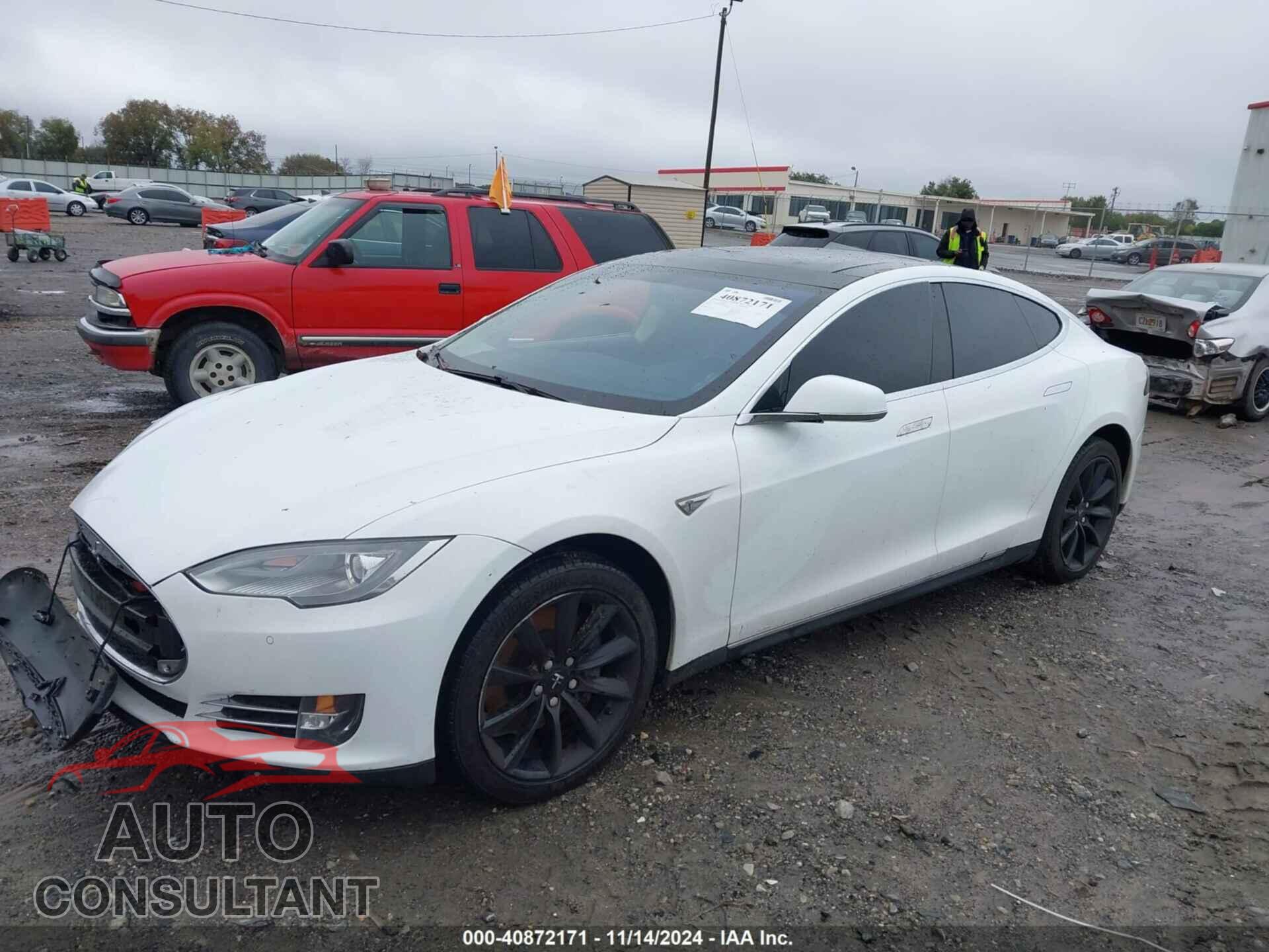 TESLA MODEL S 2013 - 5YJSA1DP2DFP25030