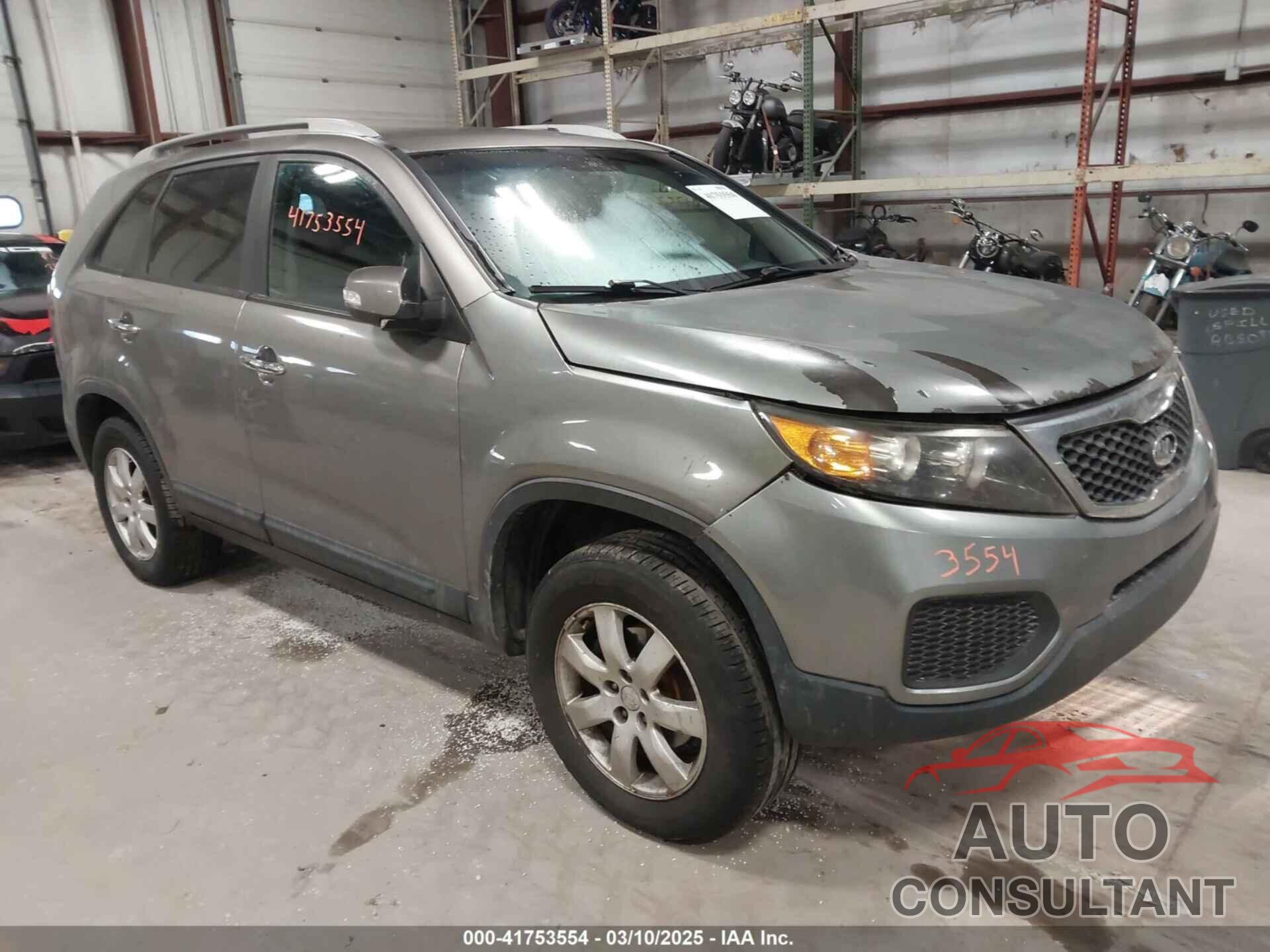 KIA SORENTO 2011 - 5XYKT4A2XBG113975