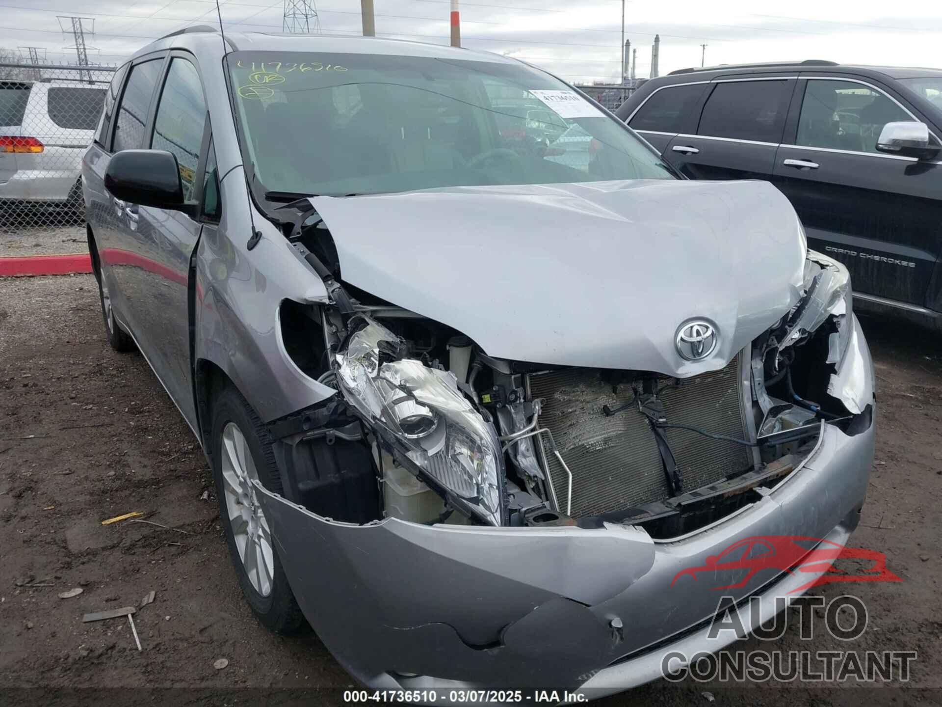 TOYOTA SIENNA 2013 - 5TDDK3DC7DS056599