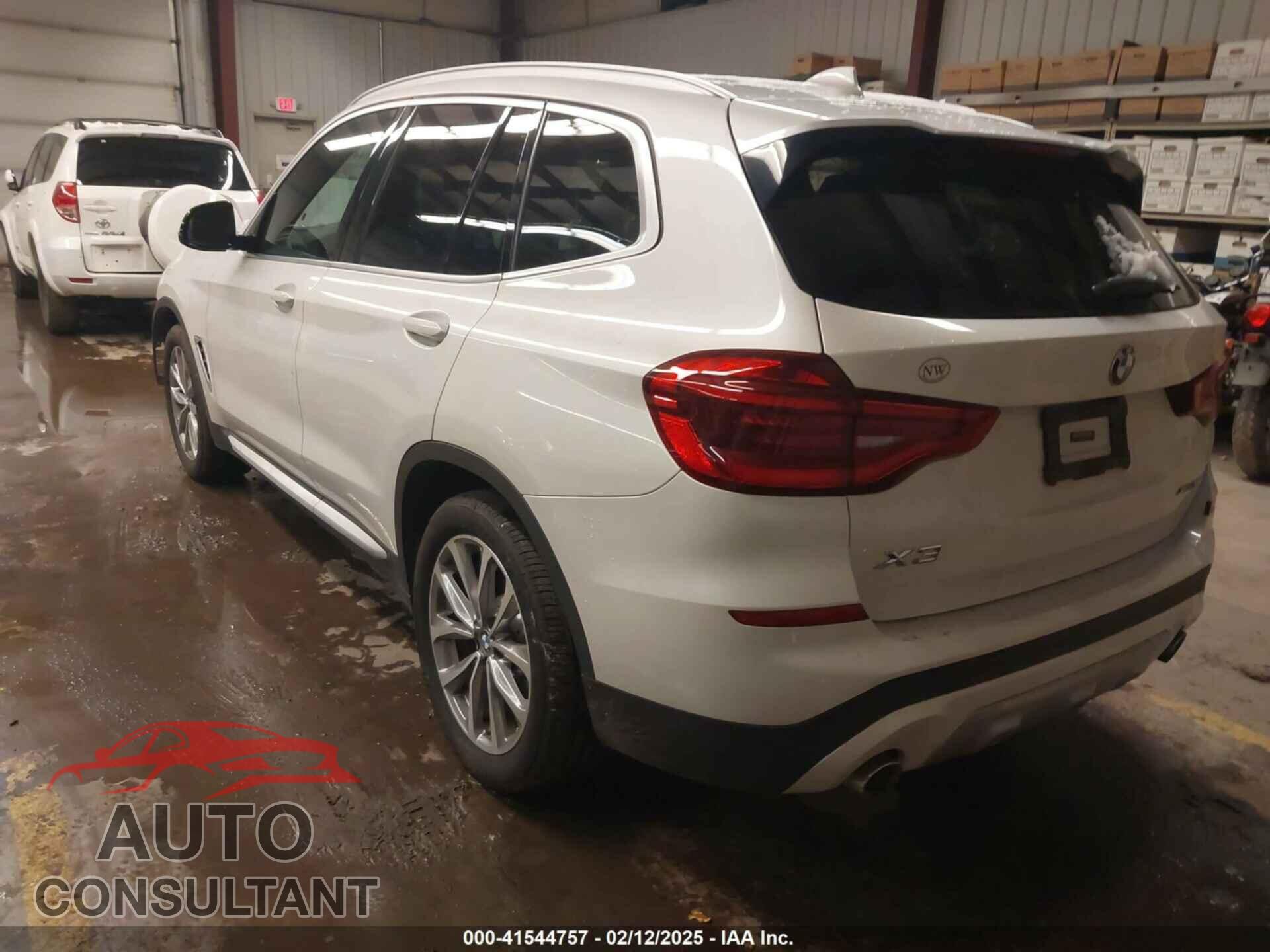 BMW X3 2018 - 5UXTR9C51JLD68266