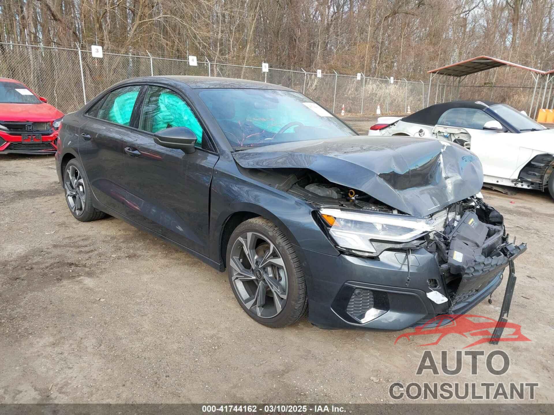 AUDI A3 2023 - WAUHUDGY3PA124307