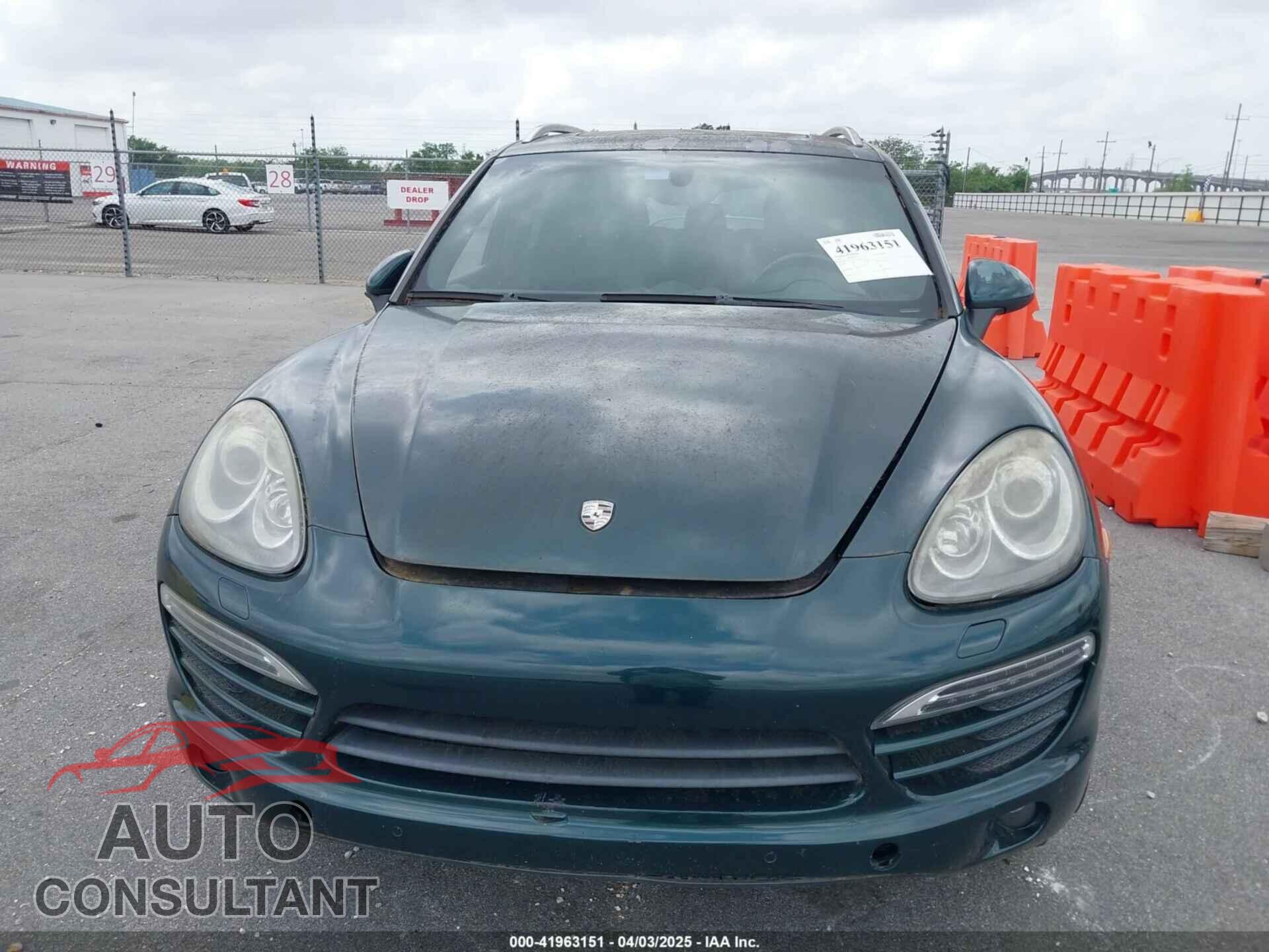 PORSCHE CAYENNE 2011 - WP1AA2A20BLA08922