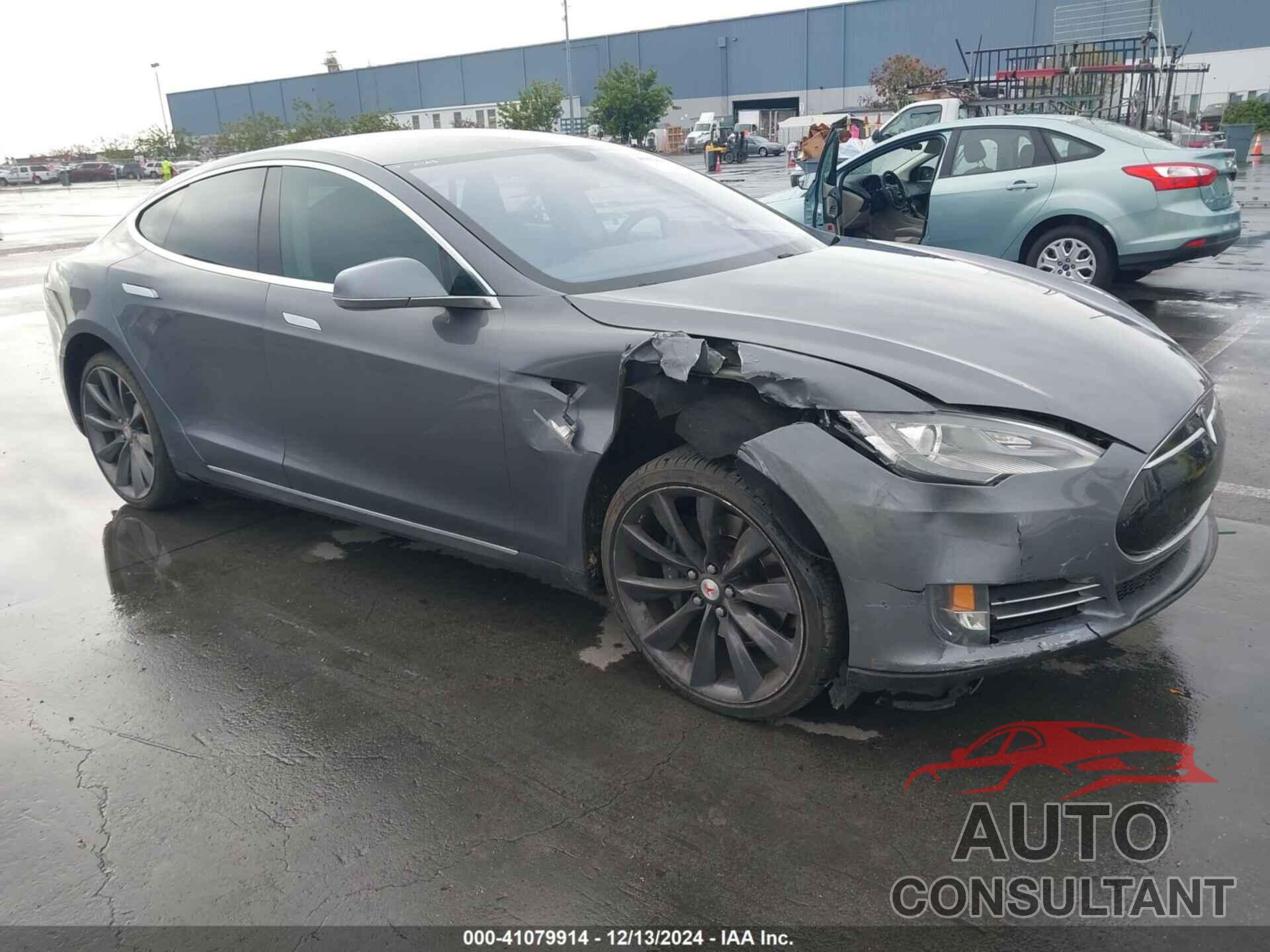 TESLA MODEL S 2013 - 5YJSA1CG5DFP06411