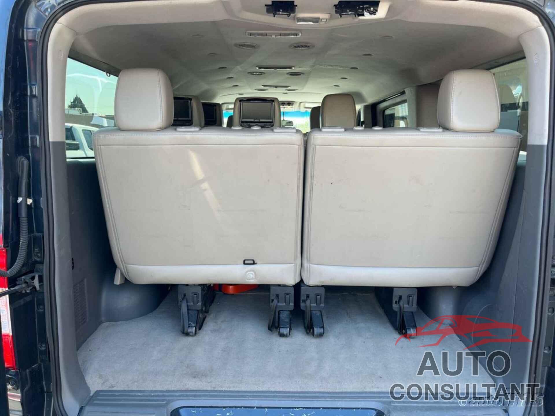 NISSAN NV 2018 - 5BZAF0AA5JN850642