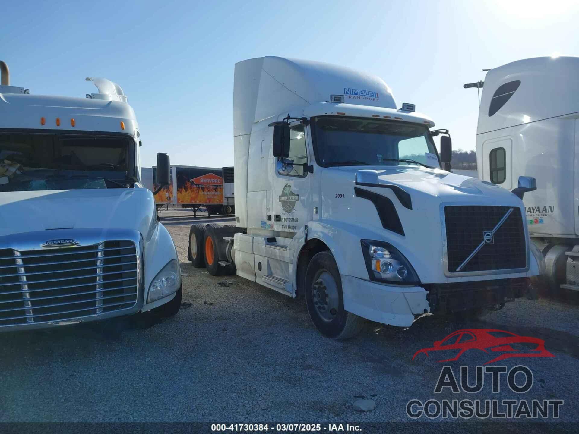 VOLVO VN 2013 - 4V4NC9EH8DN130556
