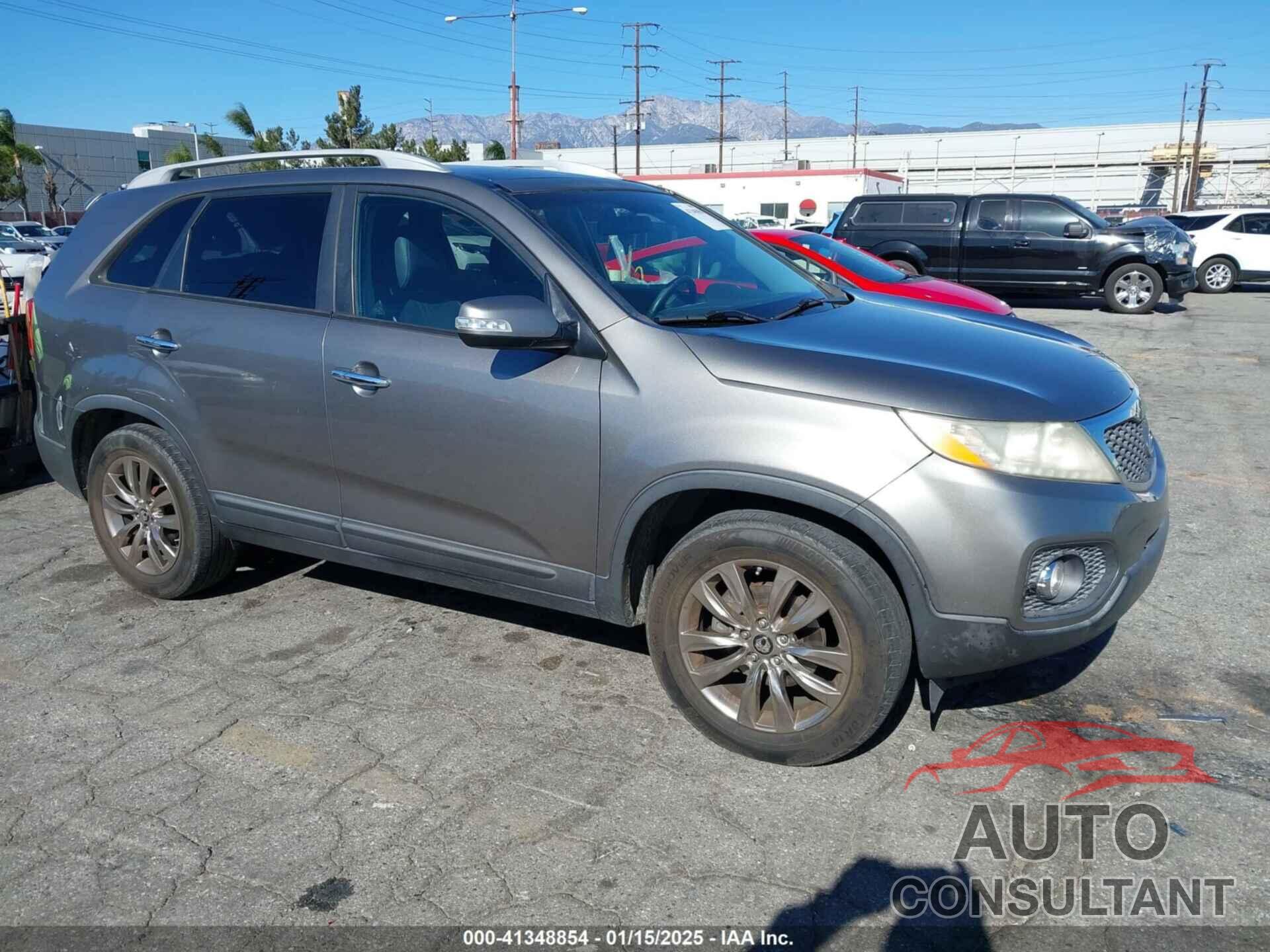 KIA SORENTO 2011 - 5XYKU4A25BG052872