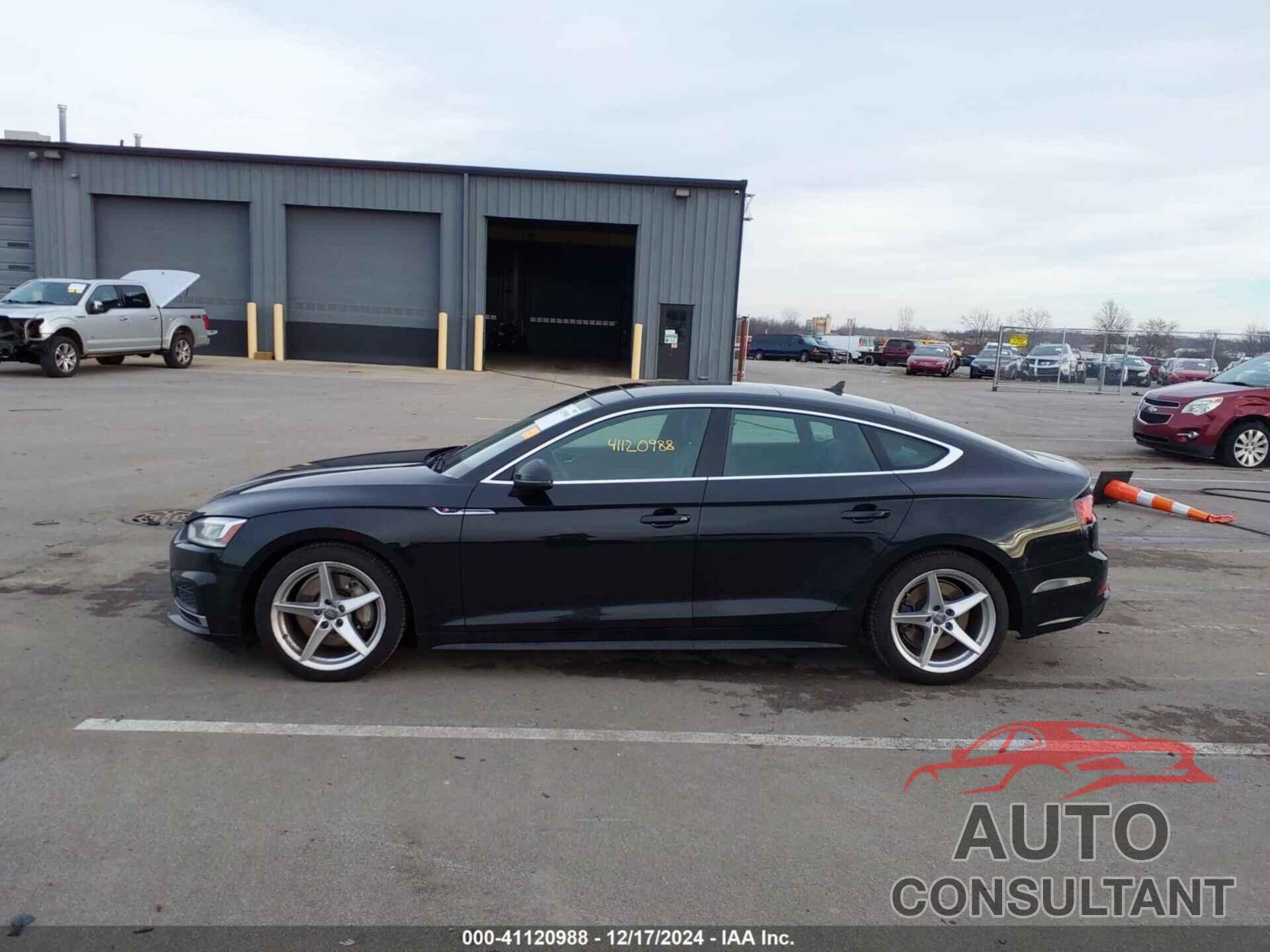 AUDI A5 2018 - WAUENCF55JA122888