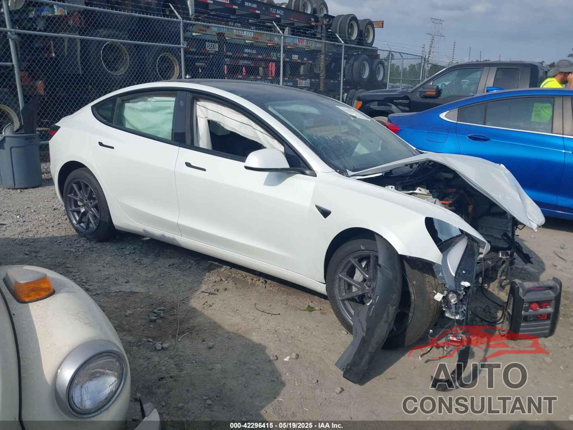 TESLA MODEL 3 2023 - 5YJ3E1EA5PF599575