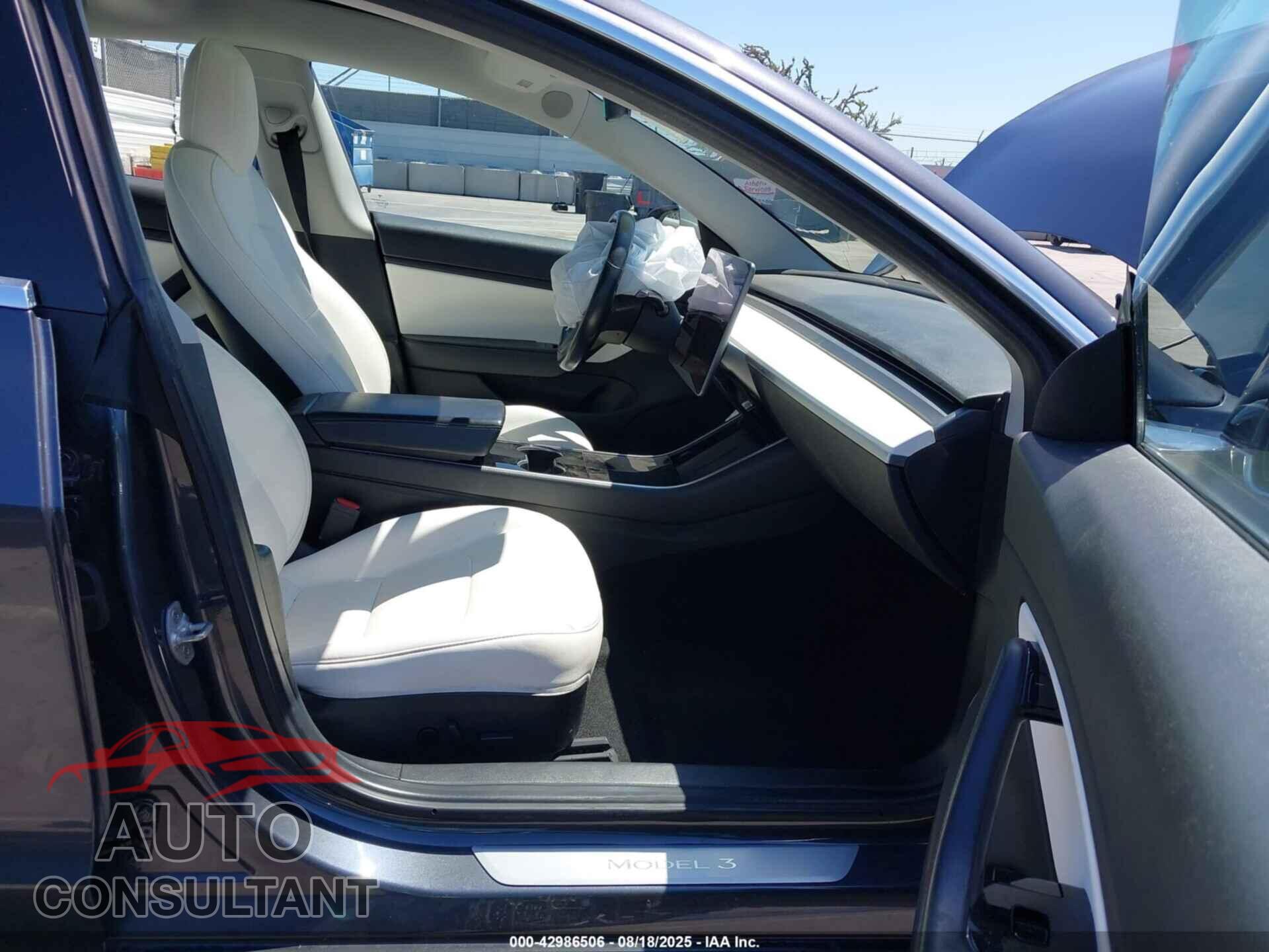 TESLA MODEL 3 2018 - 5YJ3E1EA5JF169052
