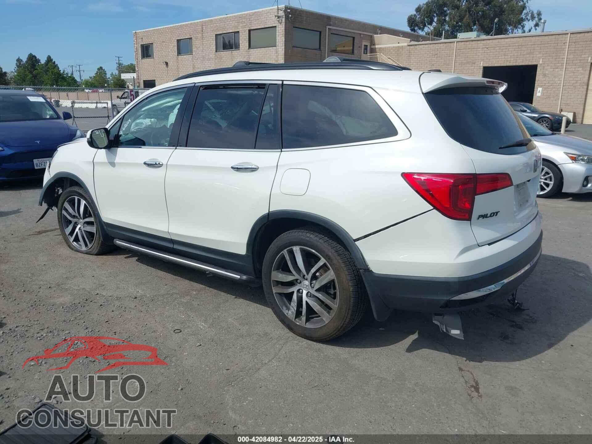 HONDA PILOT 2017 - 5FNYF6H02HB069911