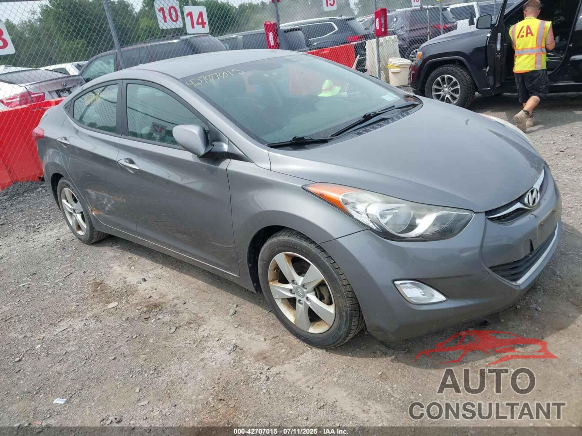 HYUNDAI ELANTRA 2013 - 5NPDH4AE8DH300258