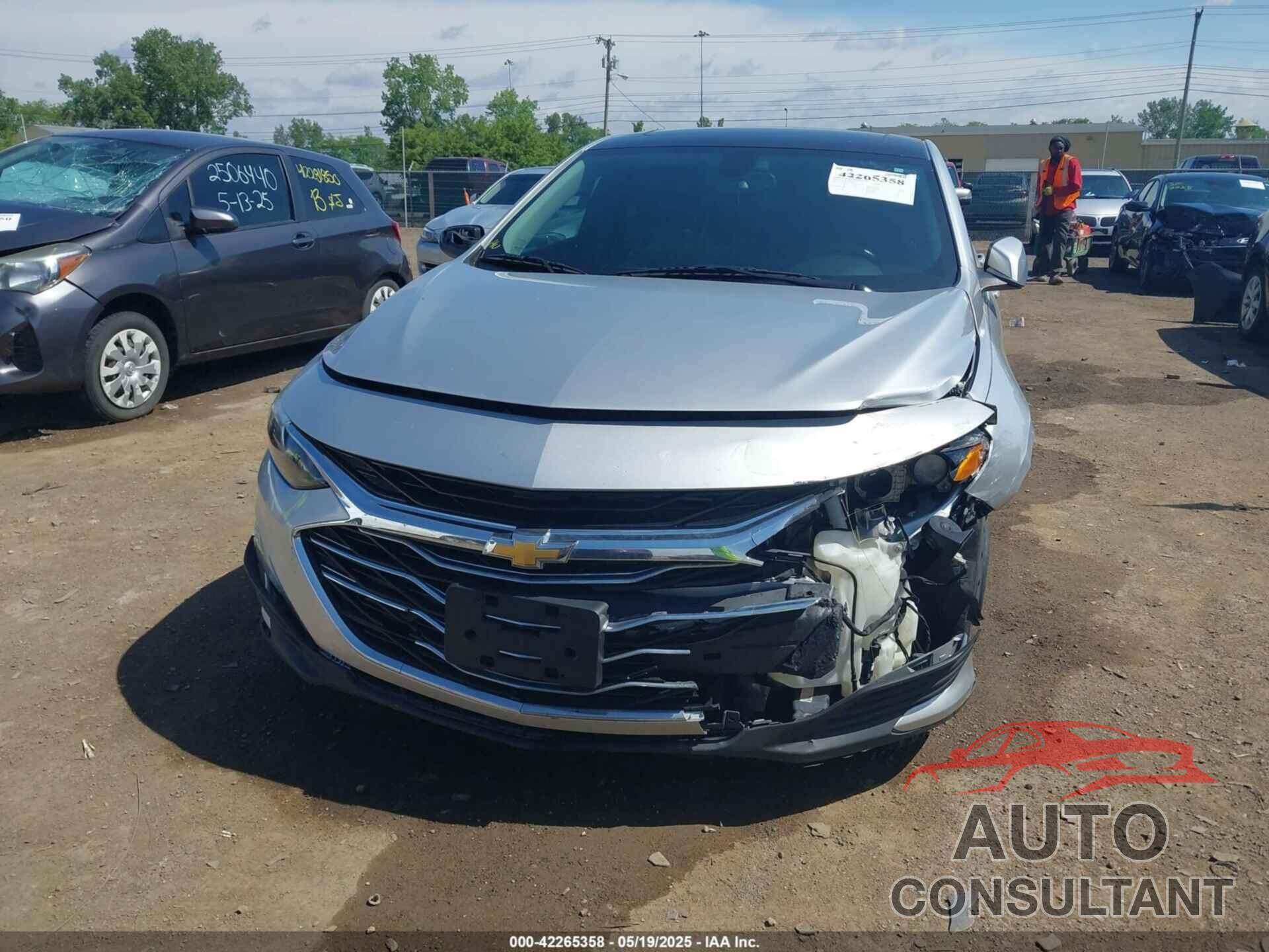 CHEVROLET MALIBU 2019 - 1G1ZD5ST0KF120020