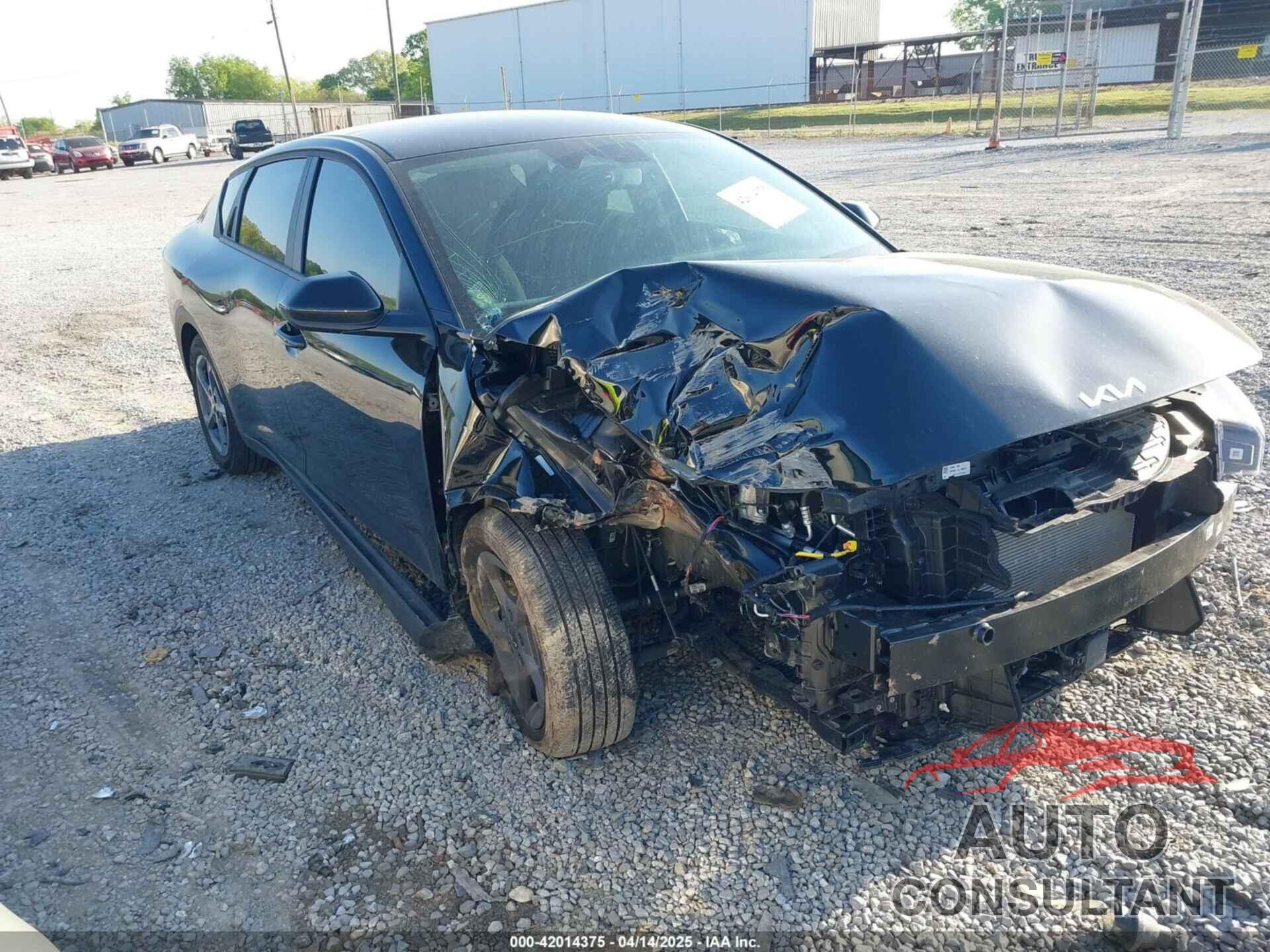 KIA K4 2025 - 3KPFT4DE6SE038213