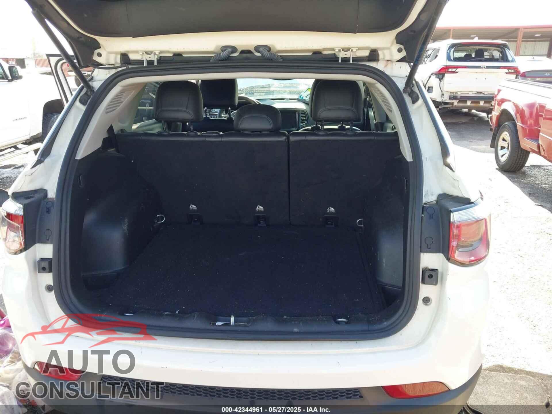 JEEP COMPASS 2019 - 3C4NJDCB5KT733884