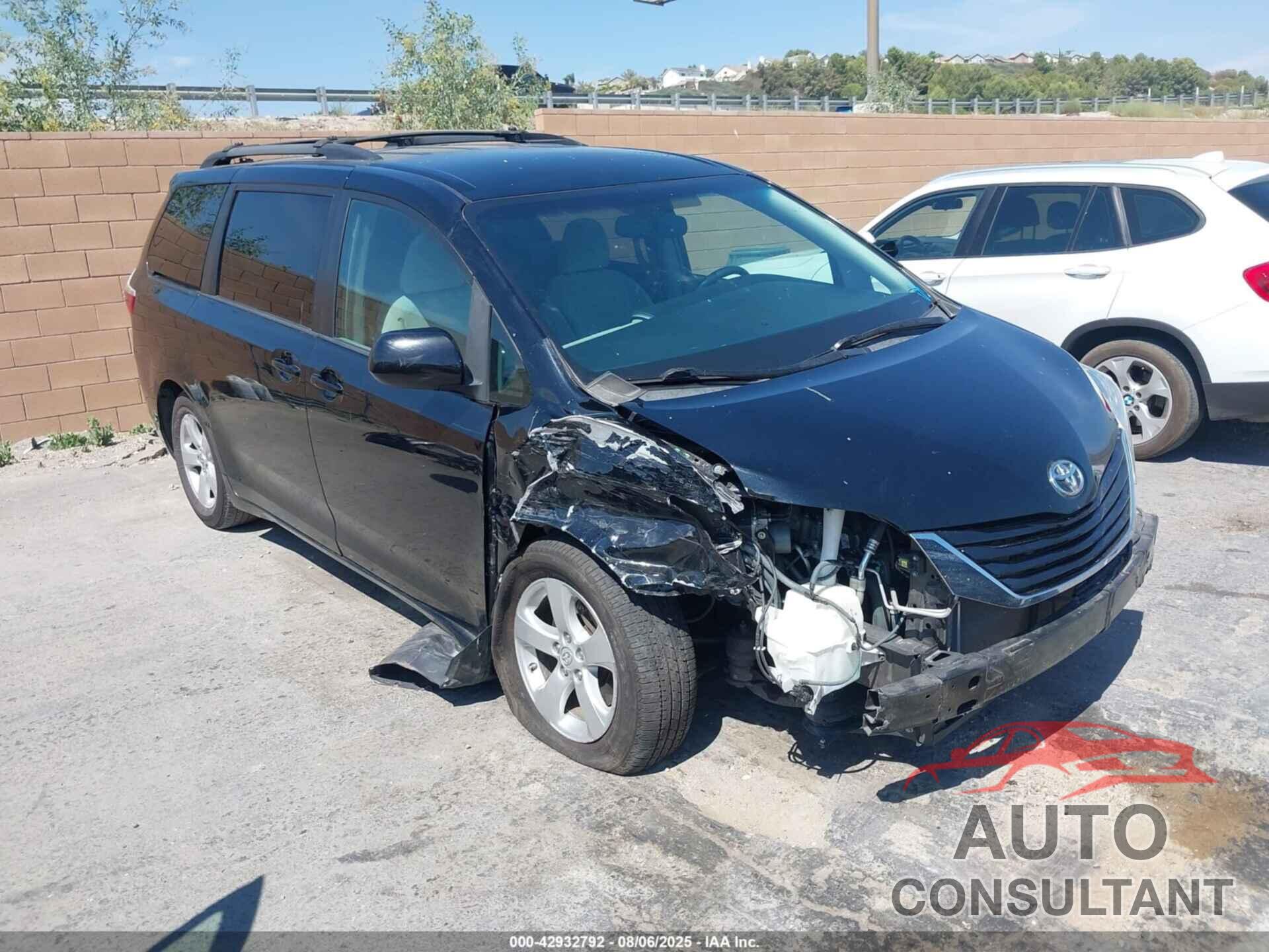 TOYOTA SIENNA 2017 - 5TDKZ3DCXHS840803