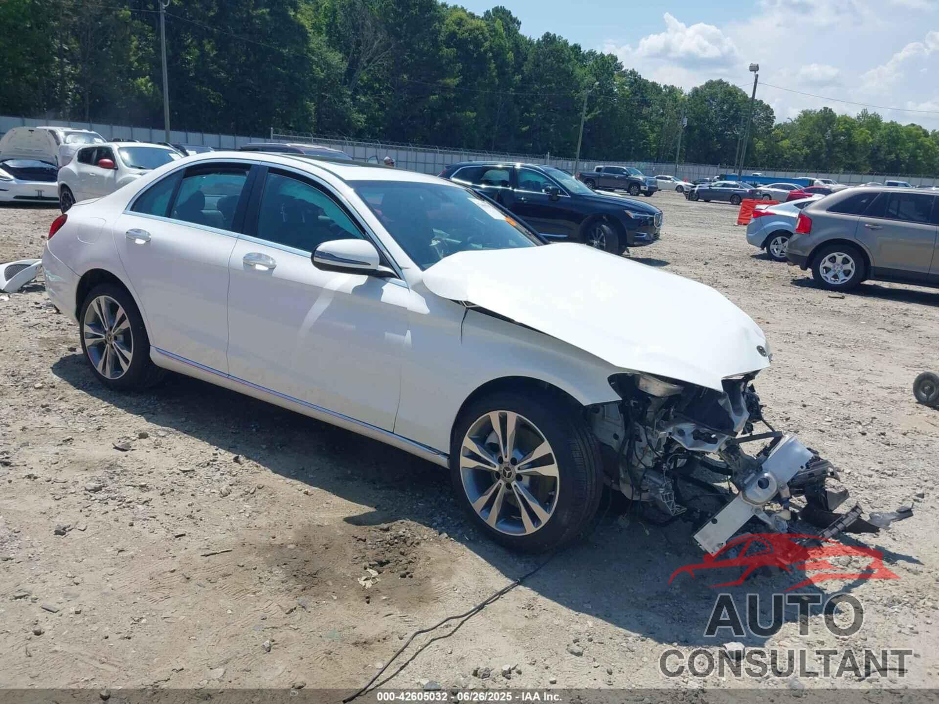 MERCEDES-BENZ C 300 2019 - 55SWF8EB7KU310912