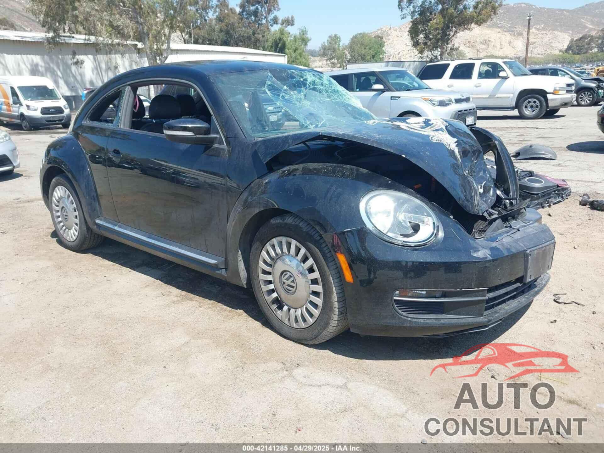 VOLKSWAGEN BEETLE 2013 - 3VWJP7AT2DM670635