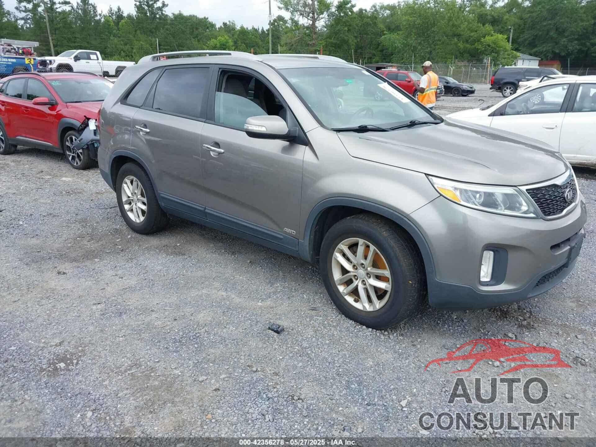 KIA SORENTO 2015 - 5XYKTCA67FG603017