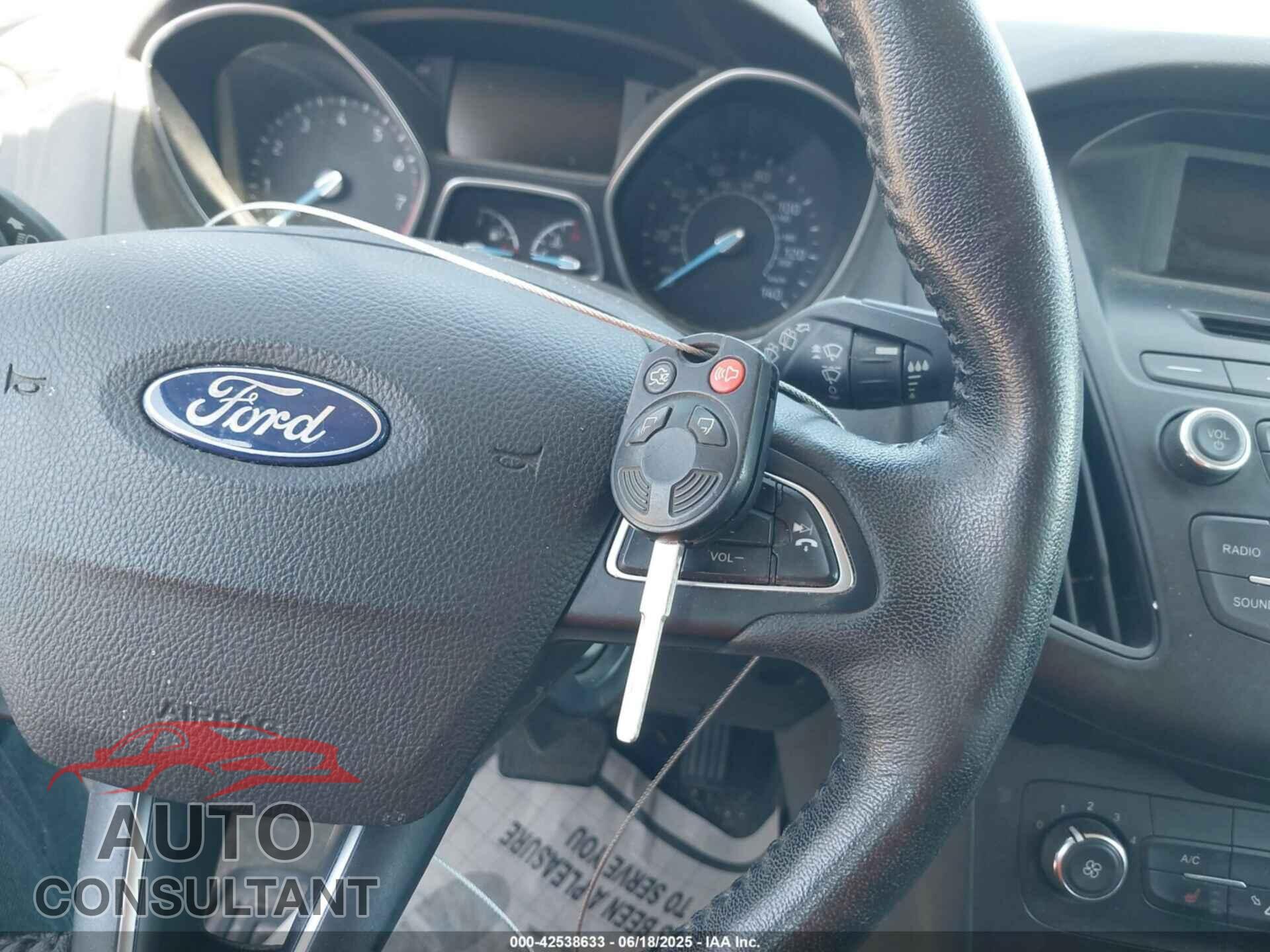 FORD FOCUS 2015 - 1FADP3K26FL261708