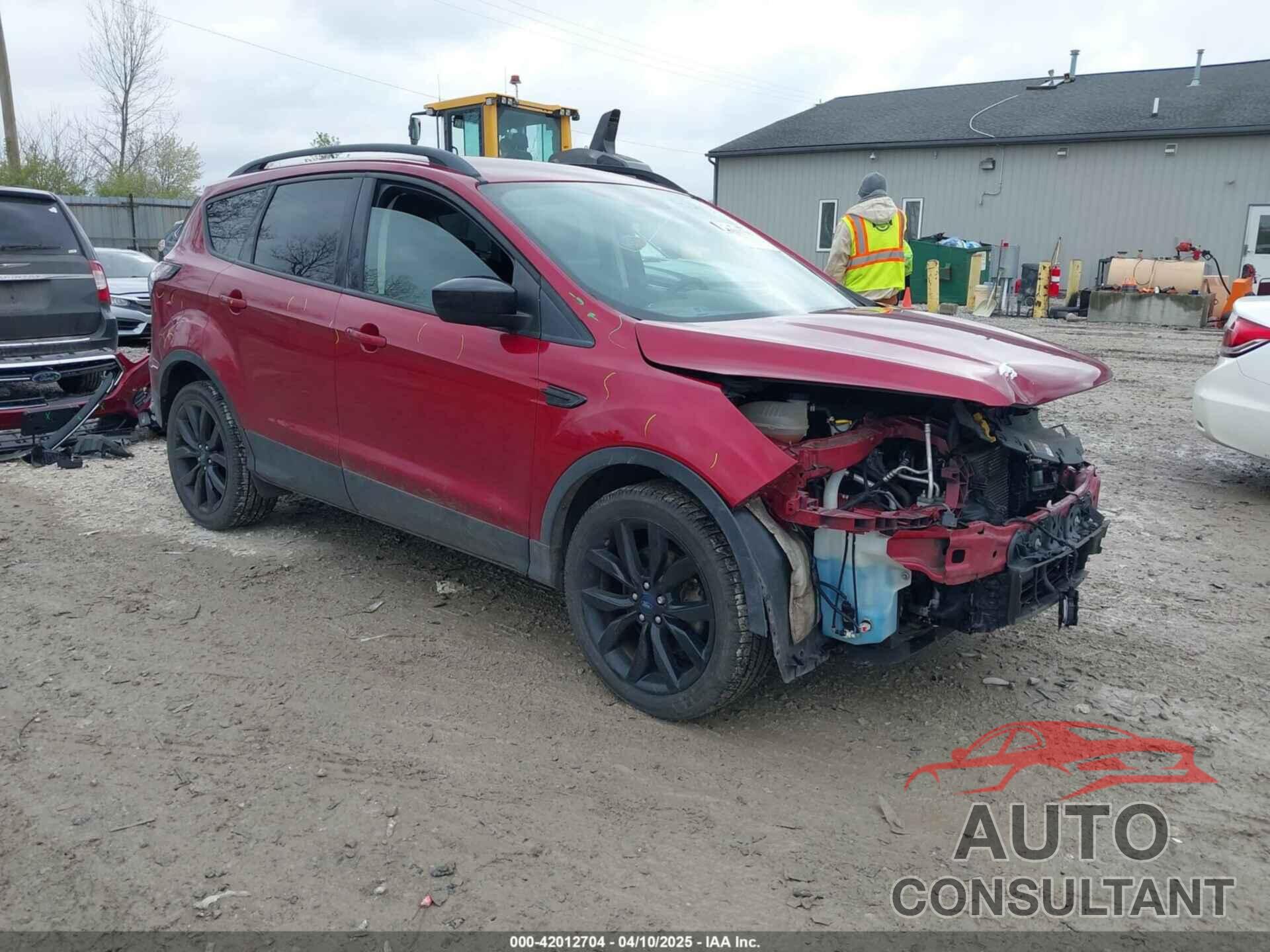 FORD ESCAPE 2018 - 1FMCU9GD8JUD17741