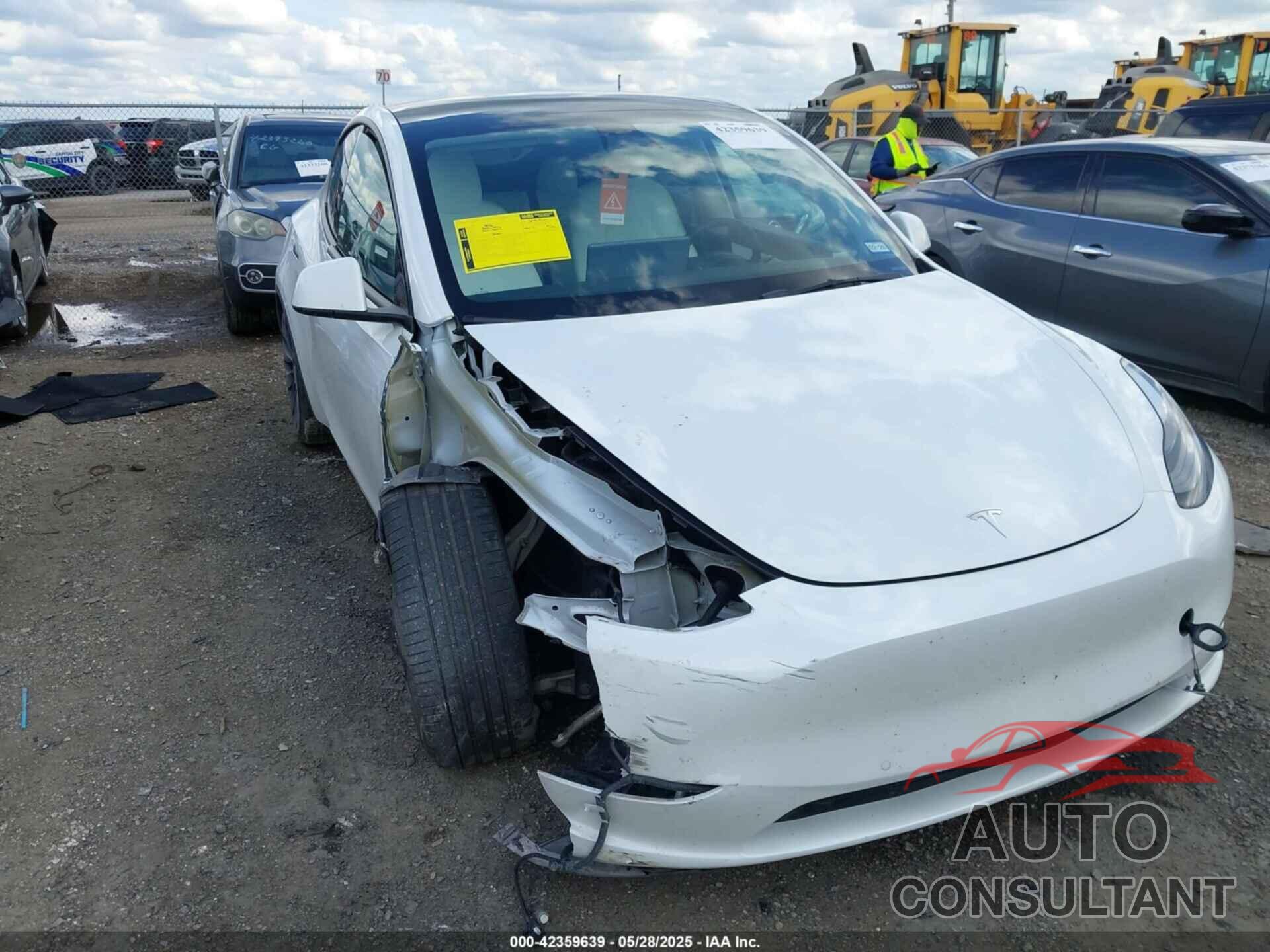 TESLA MODEL Y 2022 - 7SAYGDEF6NF449505