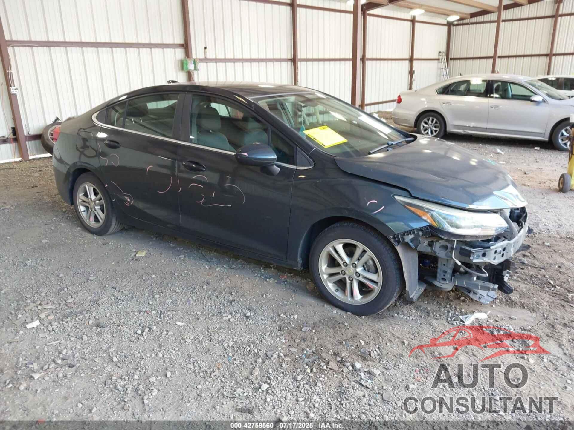 CHEVROLET CRUZE 2018 - 1G1BE5SM8J7120122