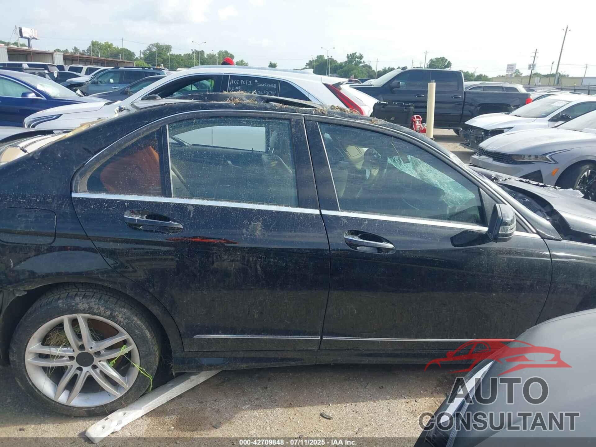 MERCEDES-BENZ C 250 2013 - WDDGF4HBXDR275022