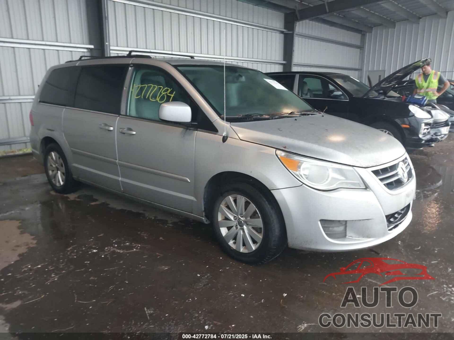 VOLKSWAGEN ROUTAN 2012 - 2C4RVACG5CR240842