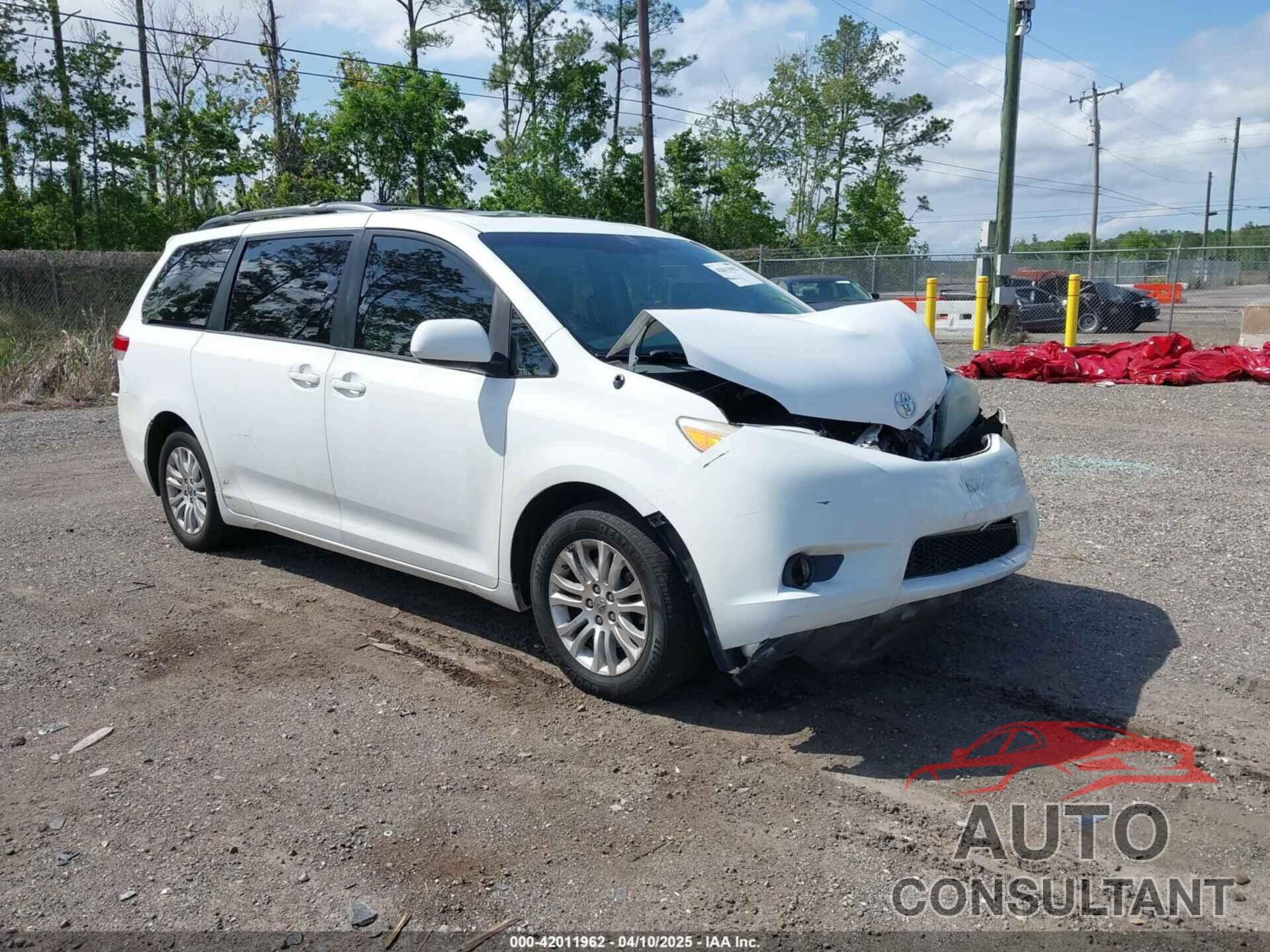 TOYOTA SIENNA 2011 - 5TDYK3DC7BS174750