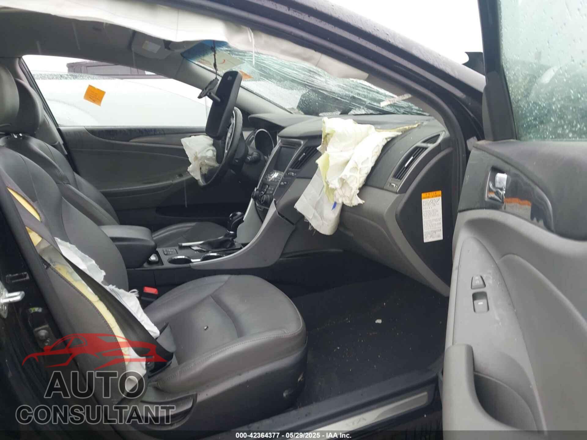 HYUNDAI SONATA 2013 - KMHEC4A4XDA098830