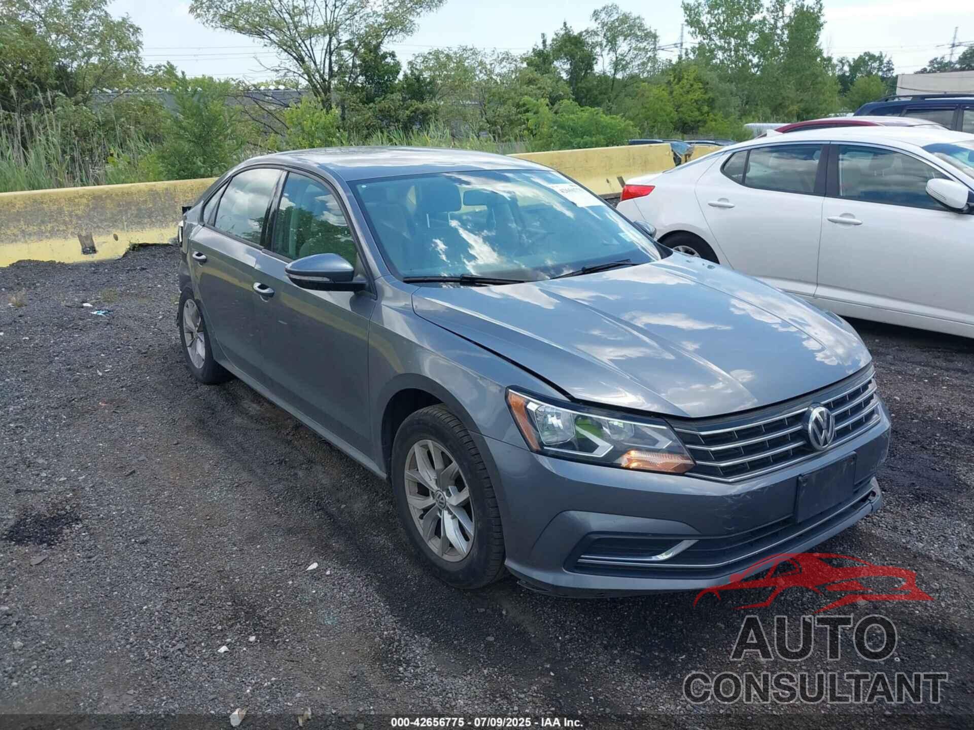 VOLKSWAGEN PASSAT 2018 - 1VWAA7A37JC024750