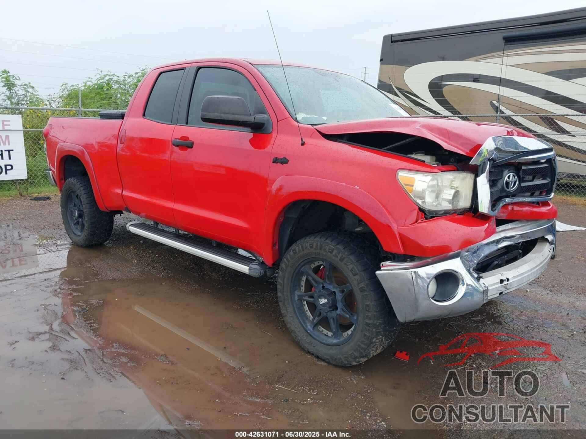 TOYOTA TUNDRA 2011 - 5TFUW5F11BX179222