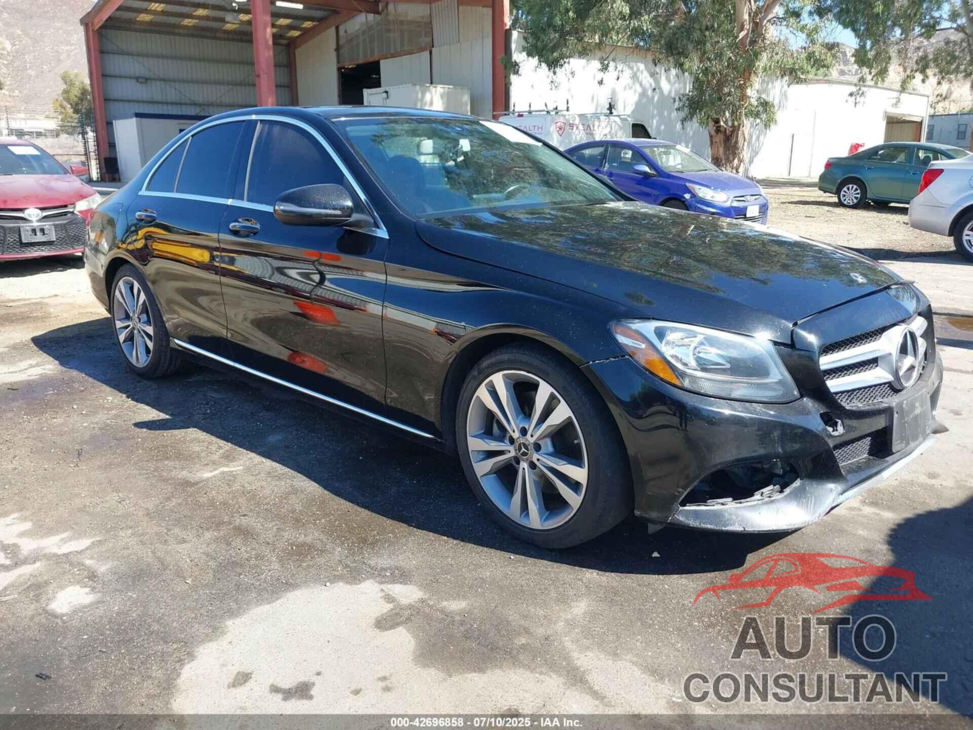 MERCEDES-BENZ C 300 2018 - 55SWF4JB0JU268693