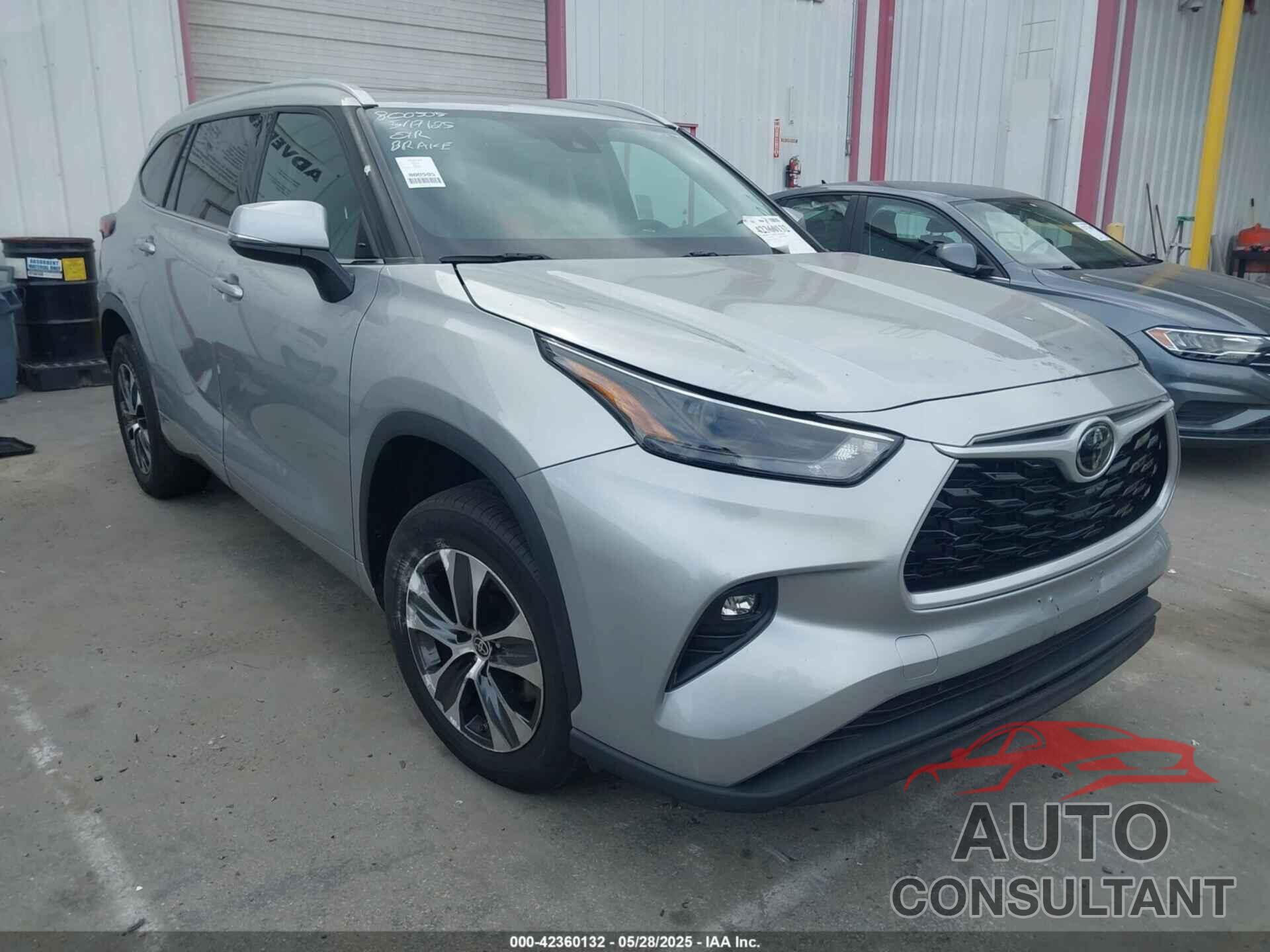 TOYOTA HIGHLANDER 2022 - 5TDHZRAH6NS550079