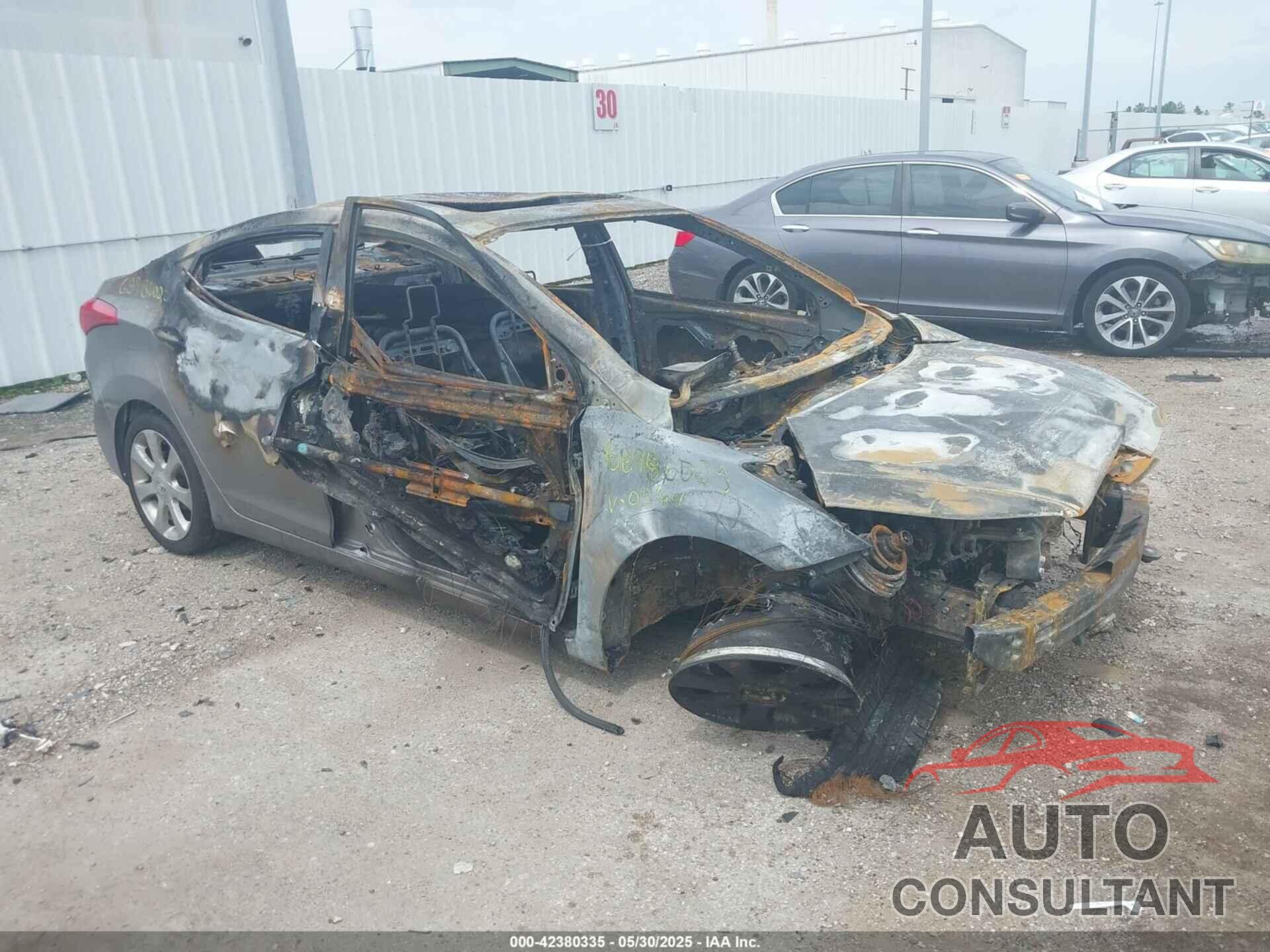 HYUNDAI ELANTRA 2013 - 5NPDH4AE4DH160564