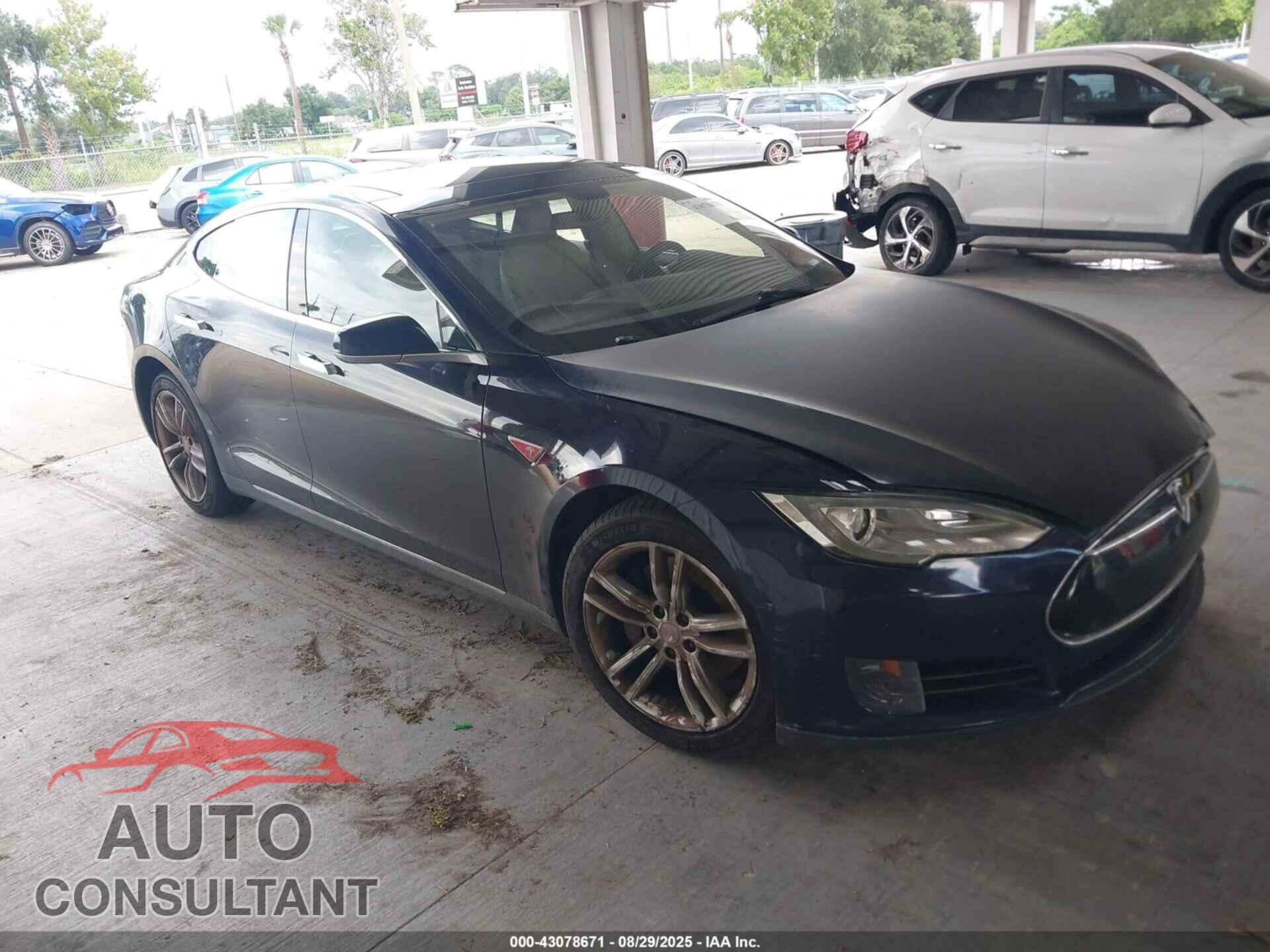 TESLA MODEL S 2013 - 5YJSA1AC8DFP10114