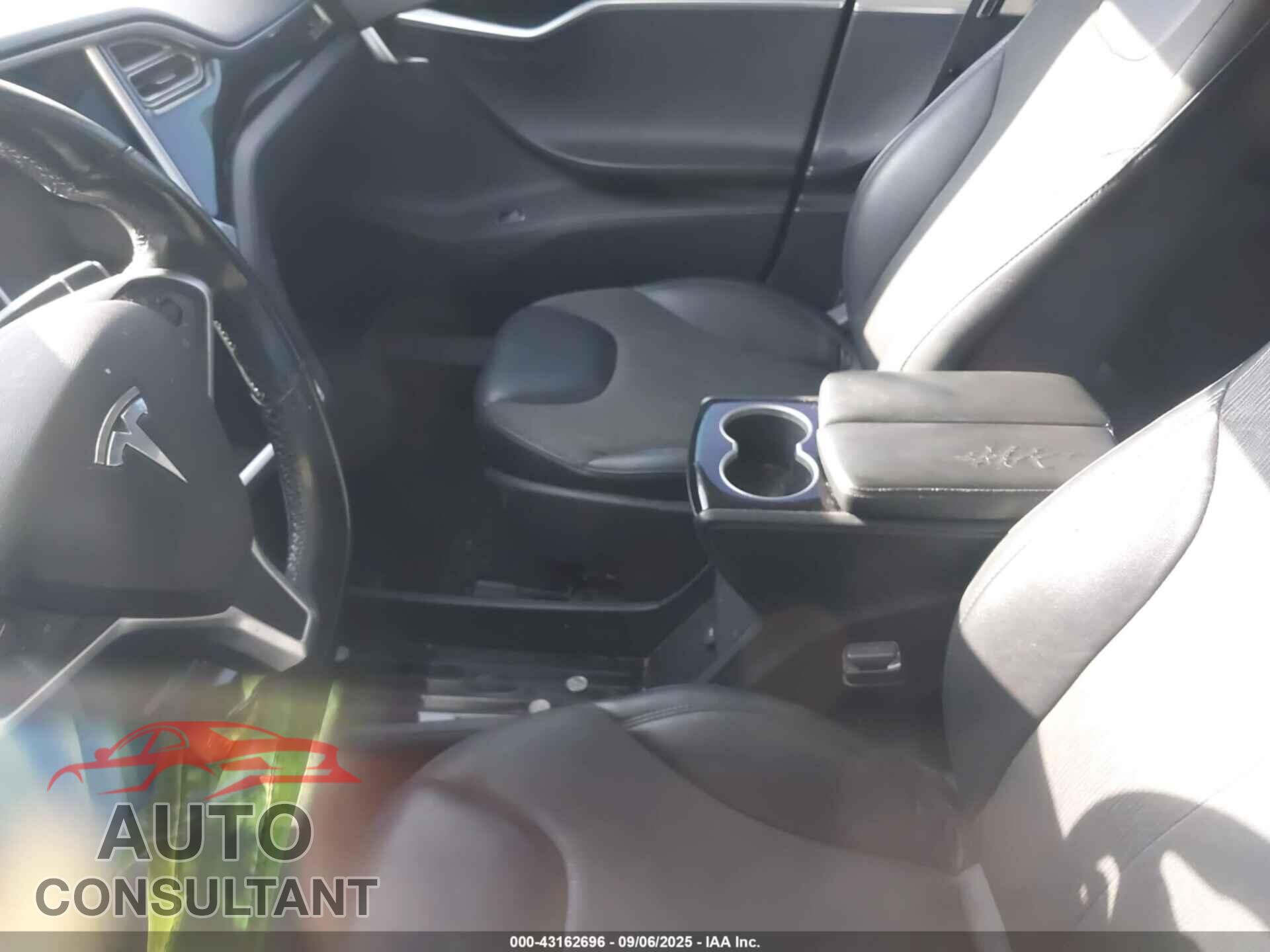 TESLA MODEL S 2015 - 5YJSA1S26FF097452