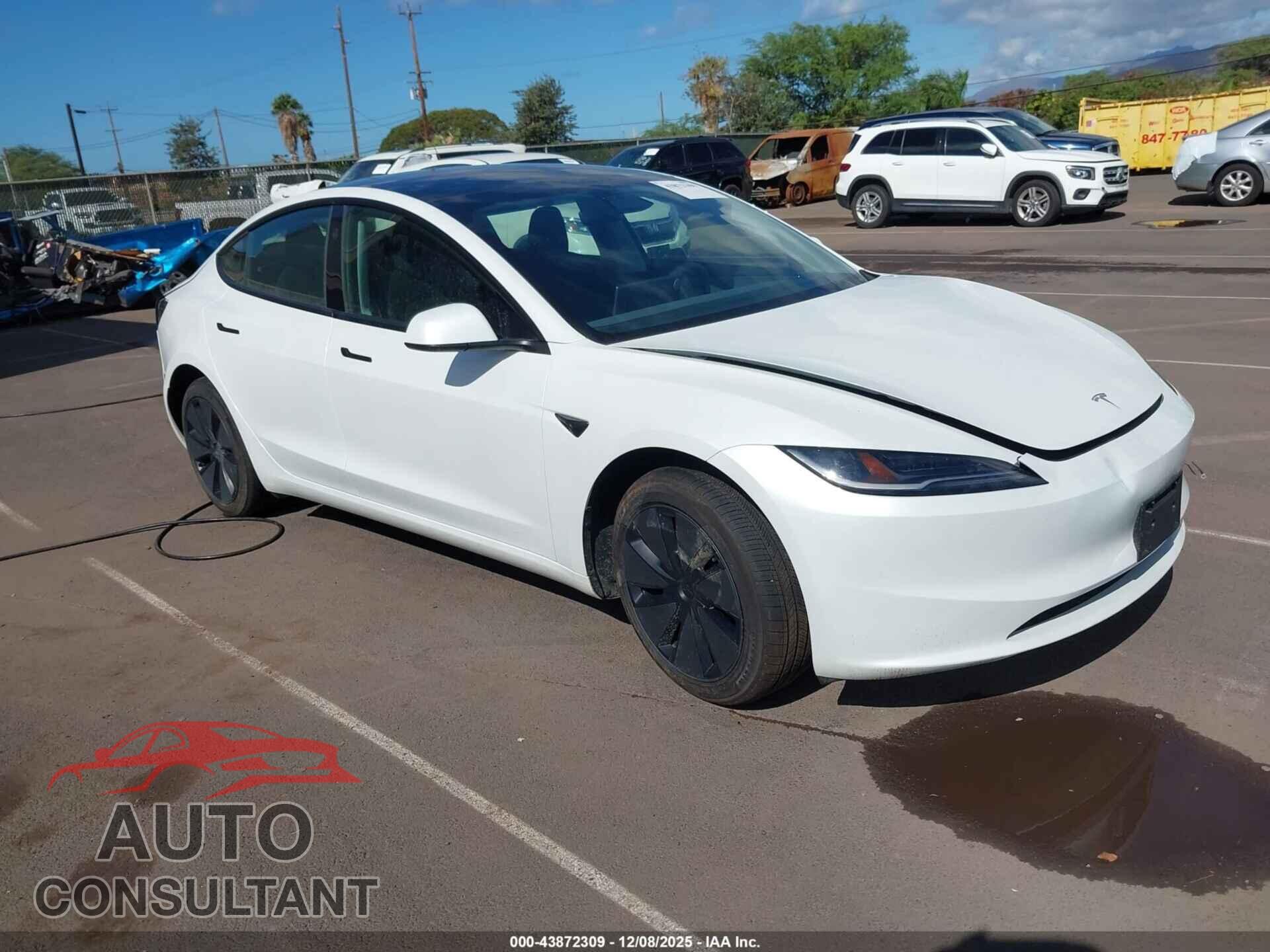 TESLA MODEL 3 2025 - 5YJ3E1EA5SF906932
