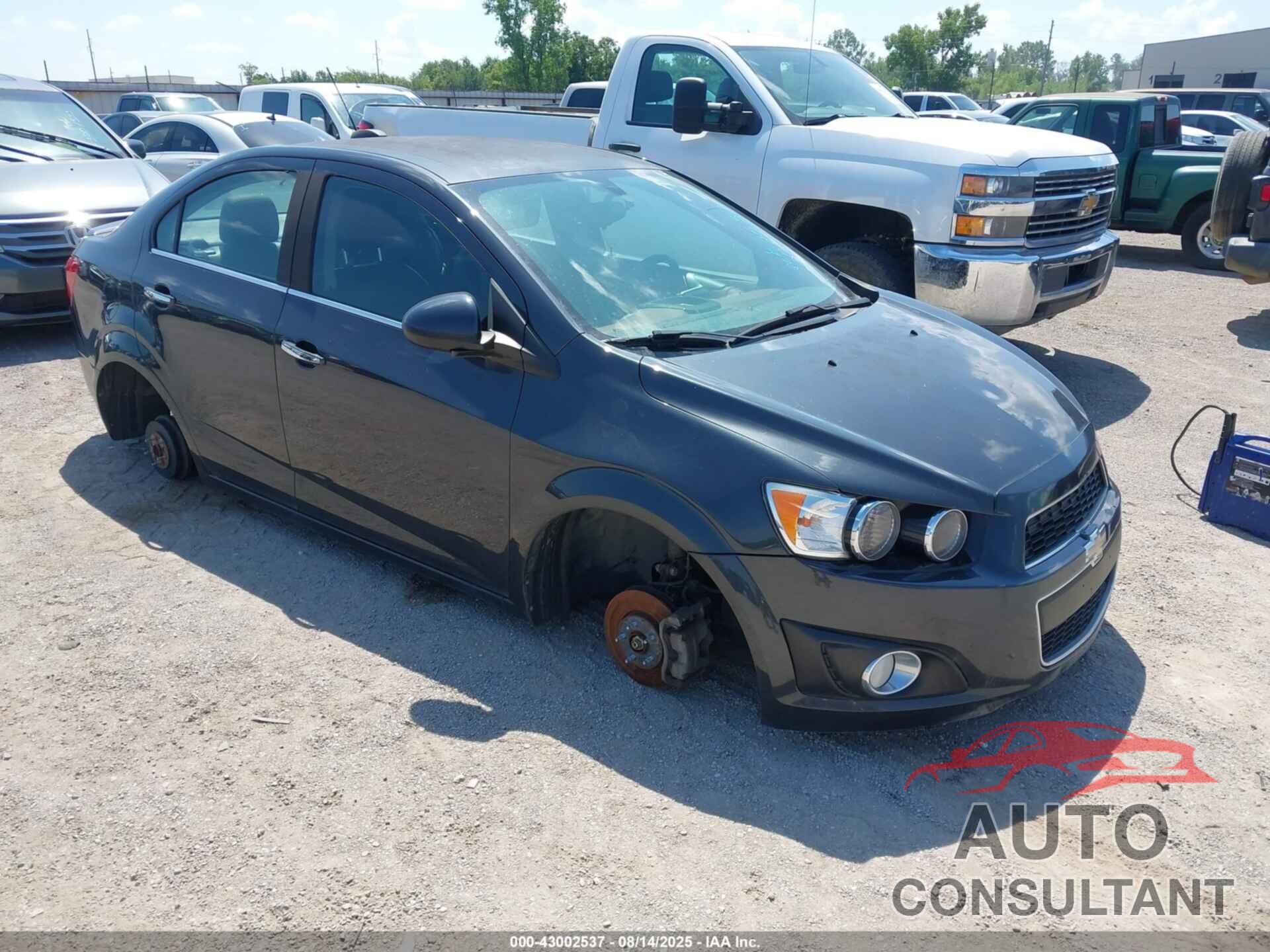 CHEVROLET SONIC 2015 - 1G1JE5SB8F4191520