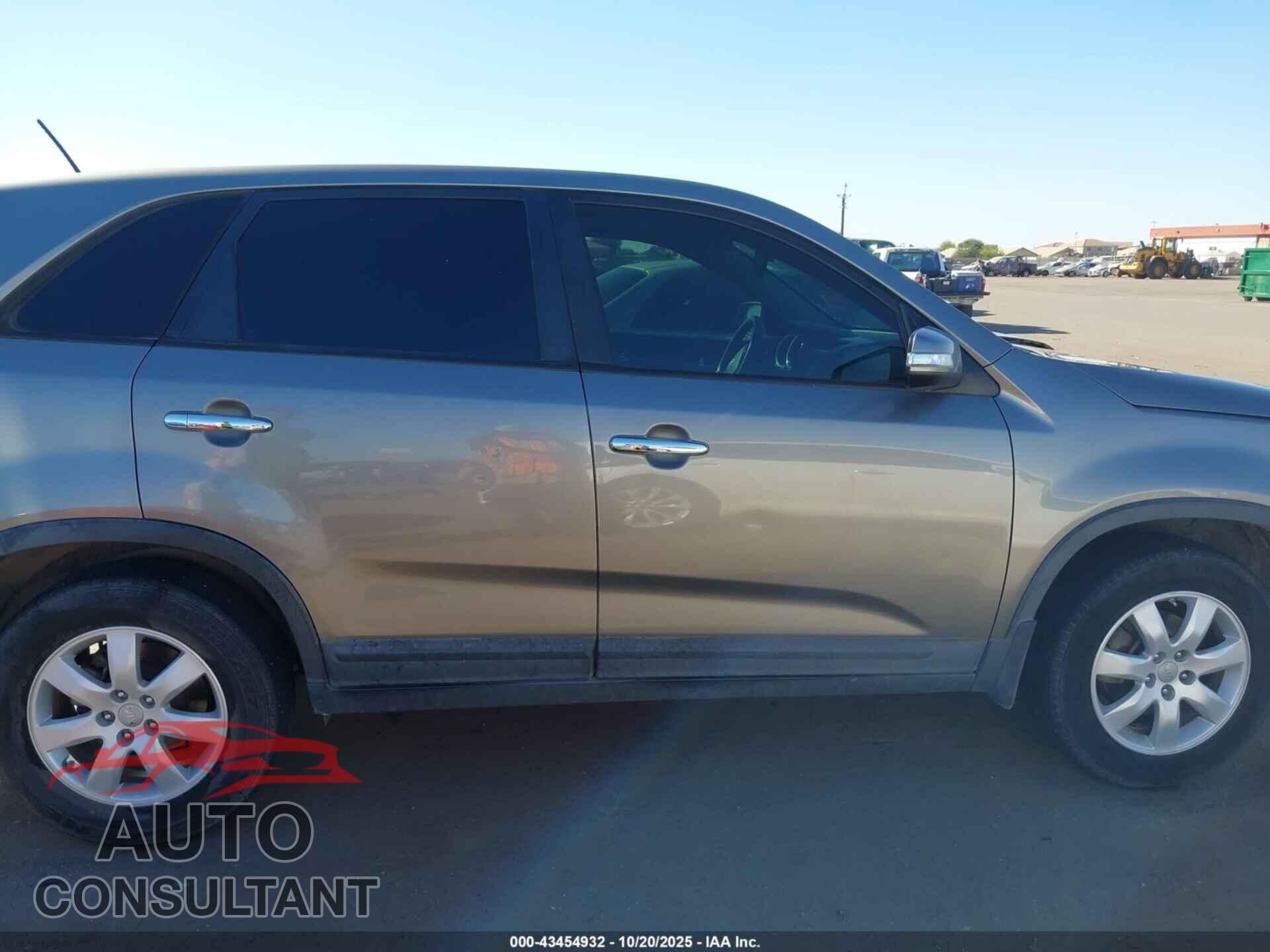 KIA SORENTO 2012 - 5XYKT3A17CG295590