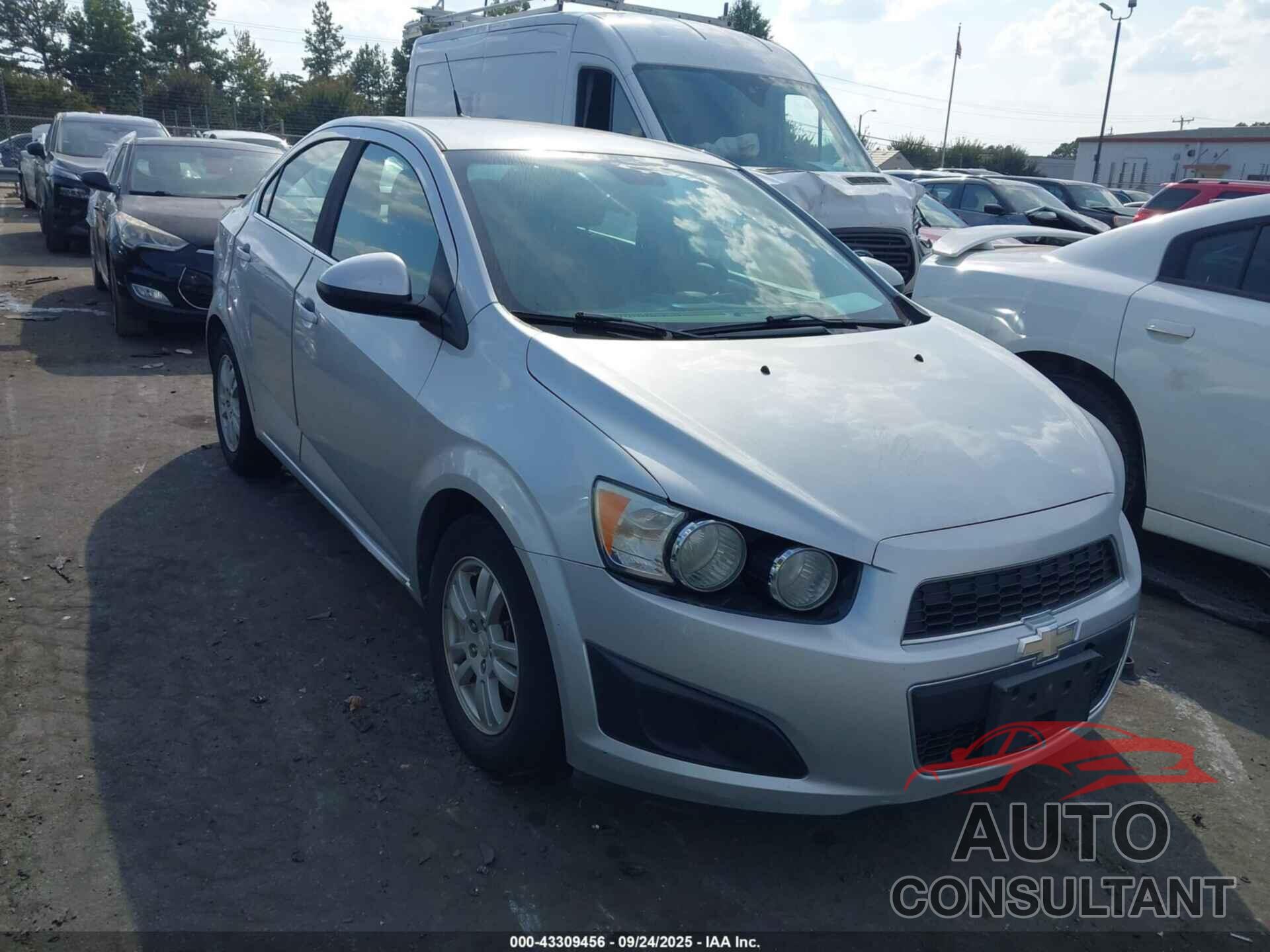 CHEVROLET SONIC 2013 - 1G1JC5SH6D4243377