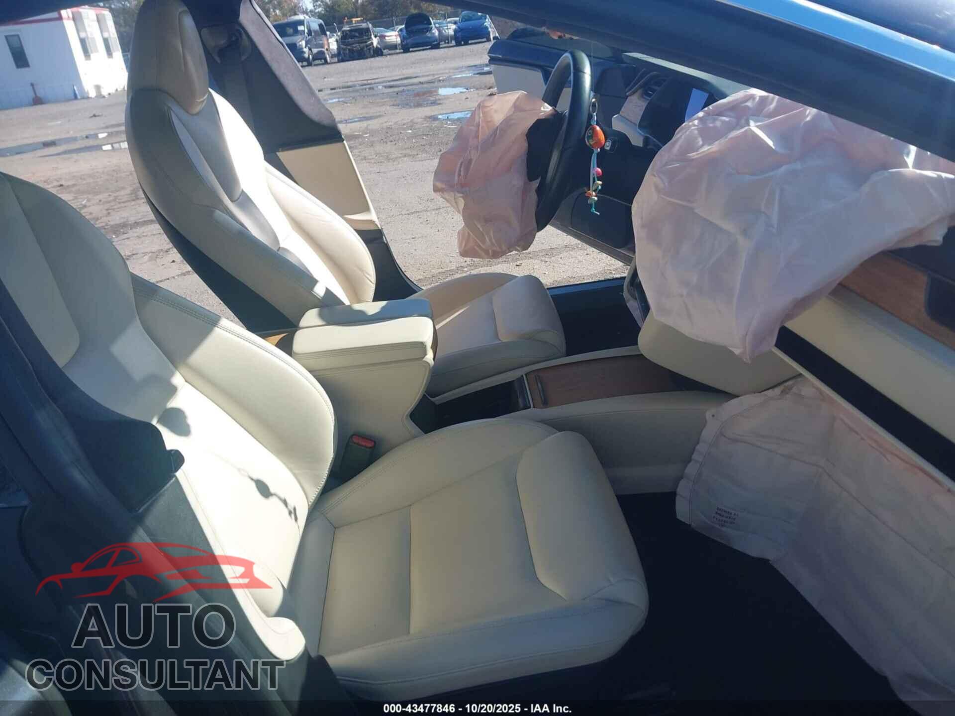 TESLA MODEL S 2020 - 5YJSA1E20LF399729